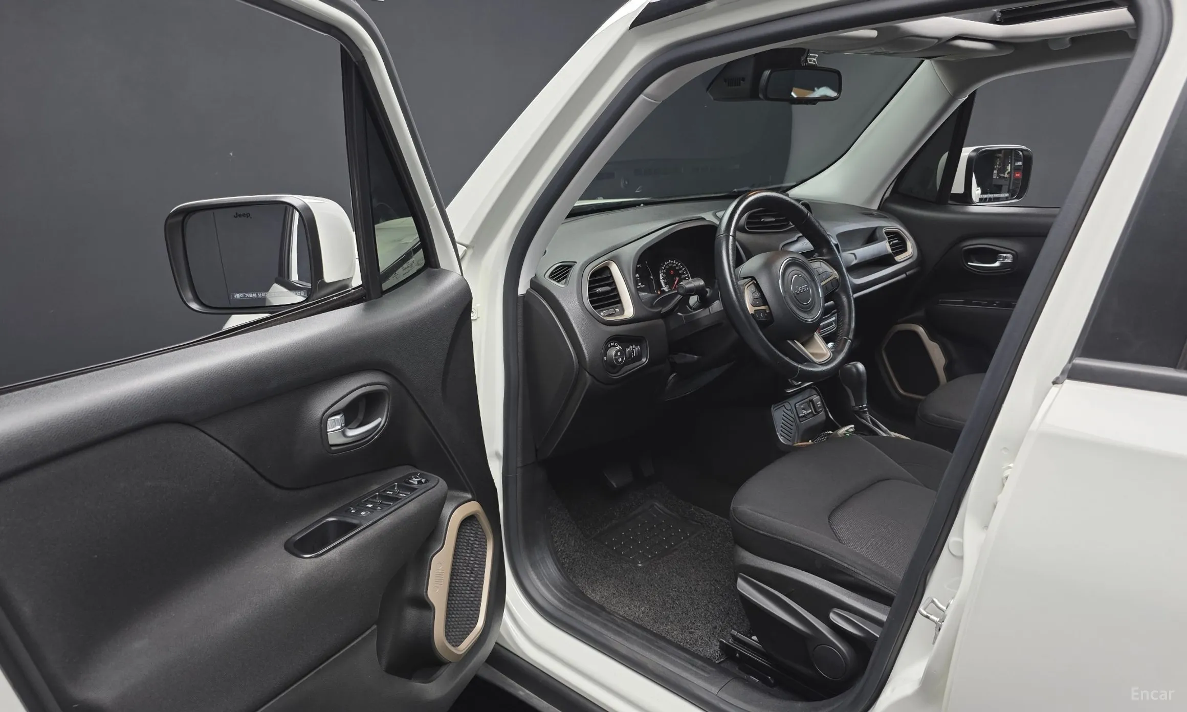 Jeep Renegade превью 10