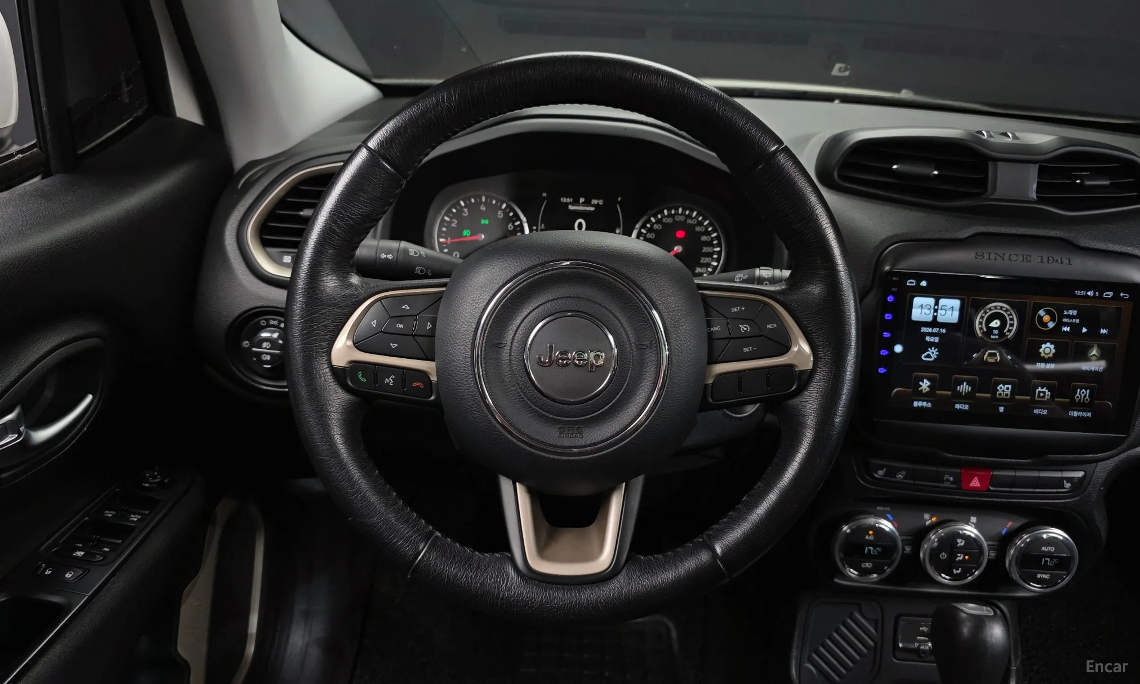 Jeep Renegade превью 13