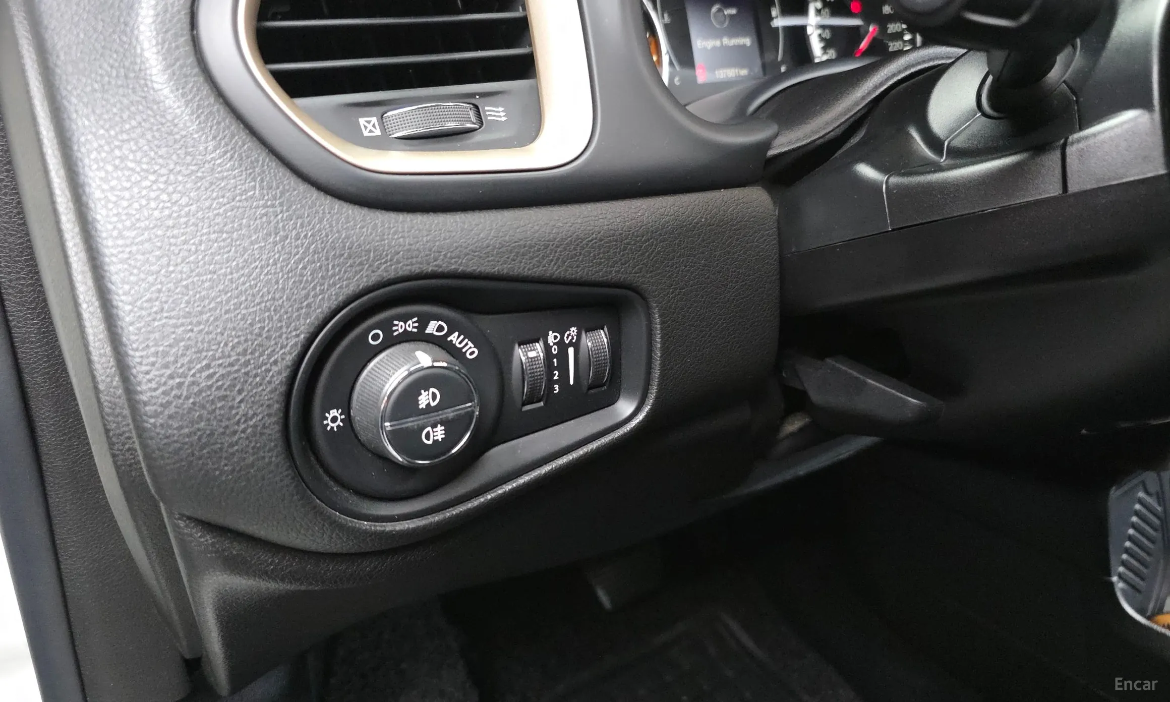 Jeep Renegade превью 18