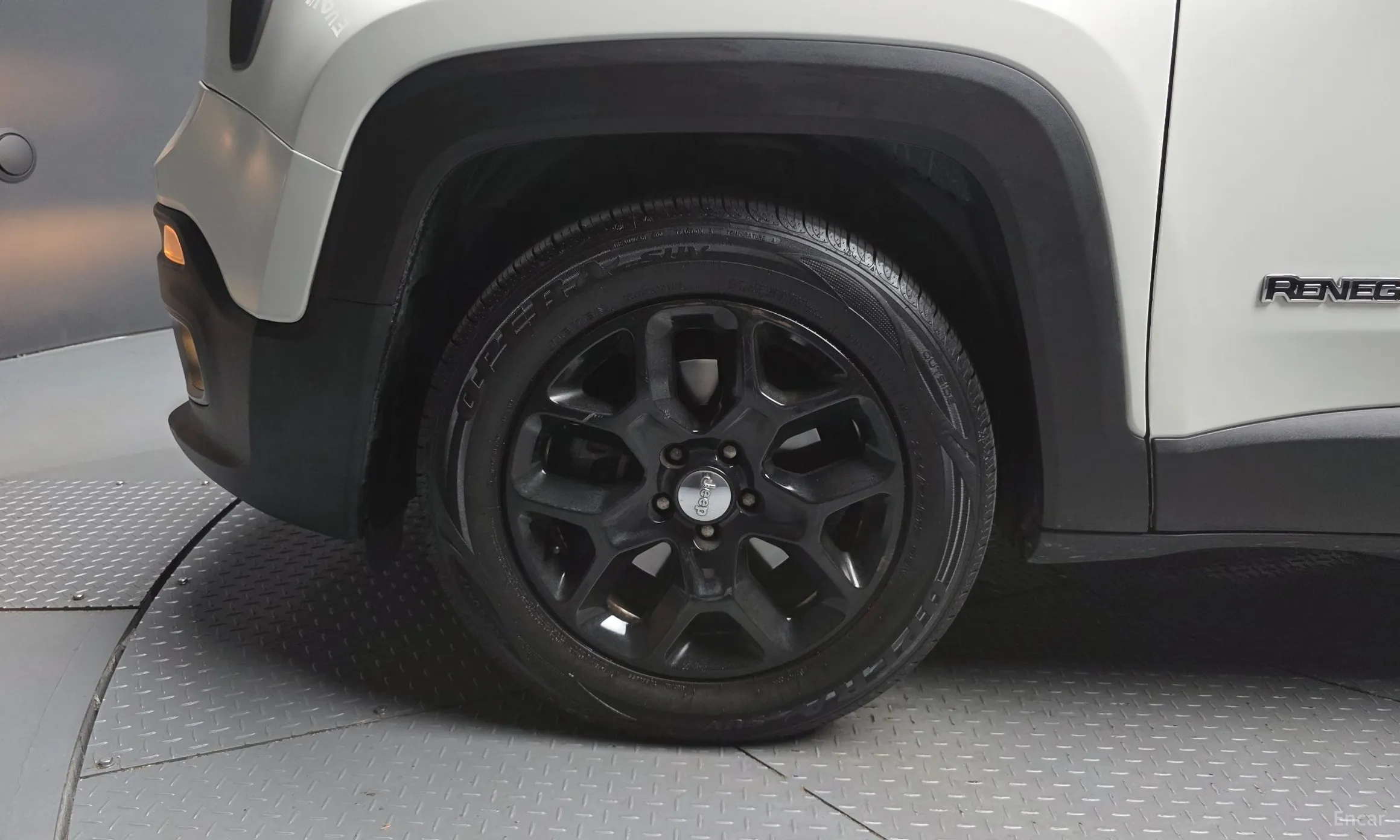 Jeep Renegade превью 5
