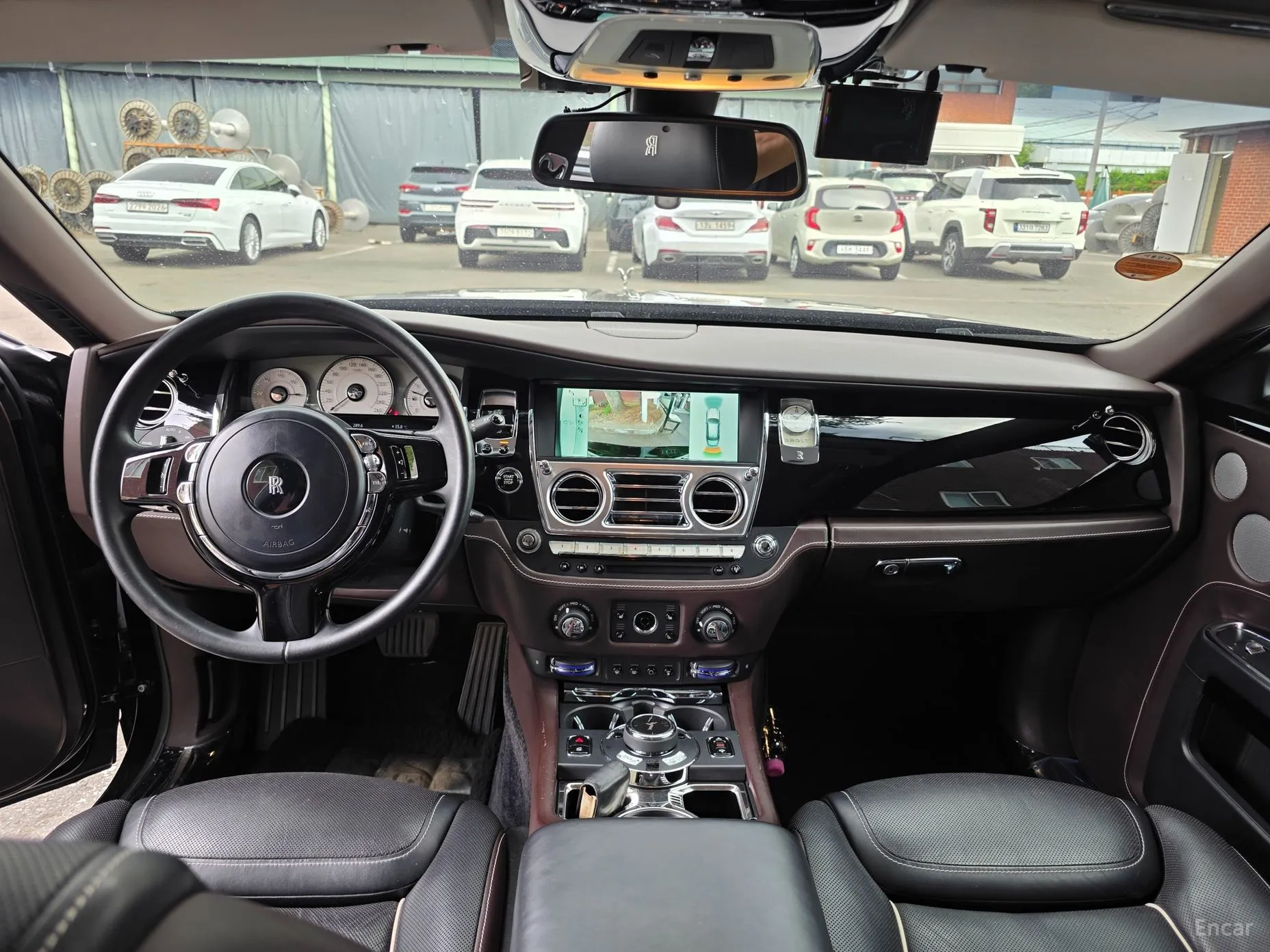 Rolls-Royce Ghost превью 14