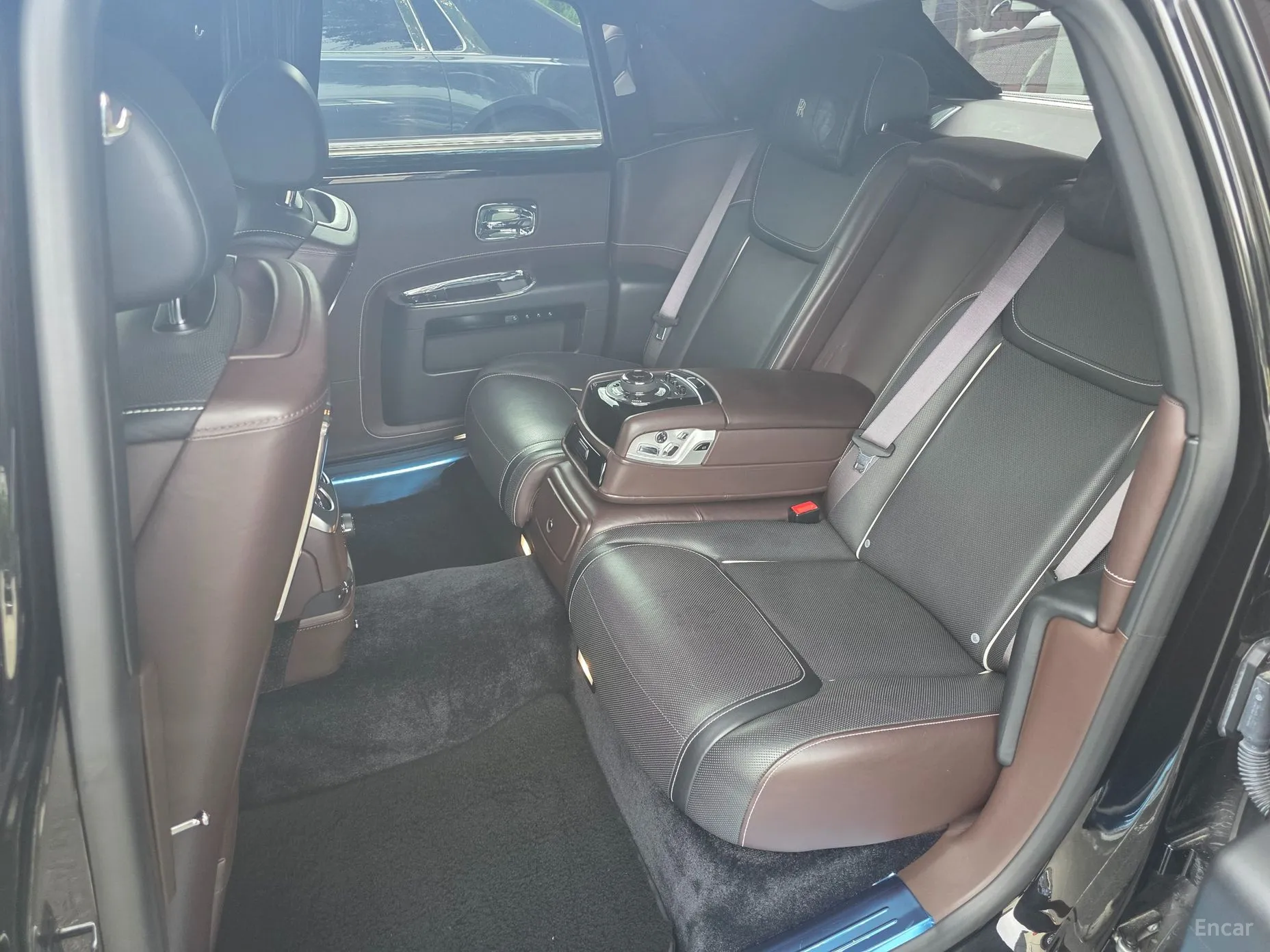 Rolls-Royce Ghost превью 7