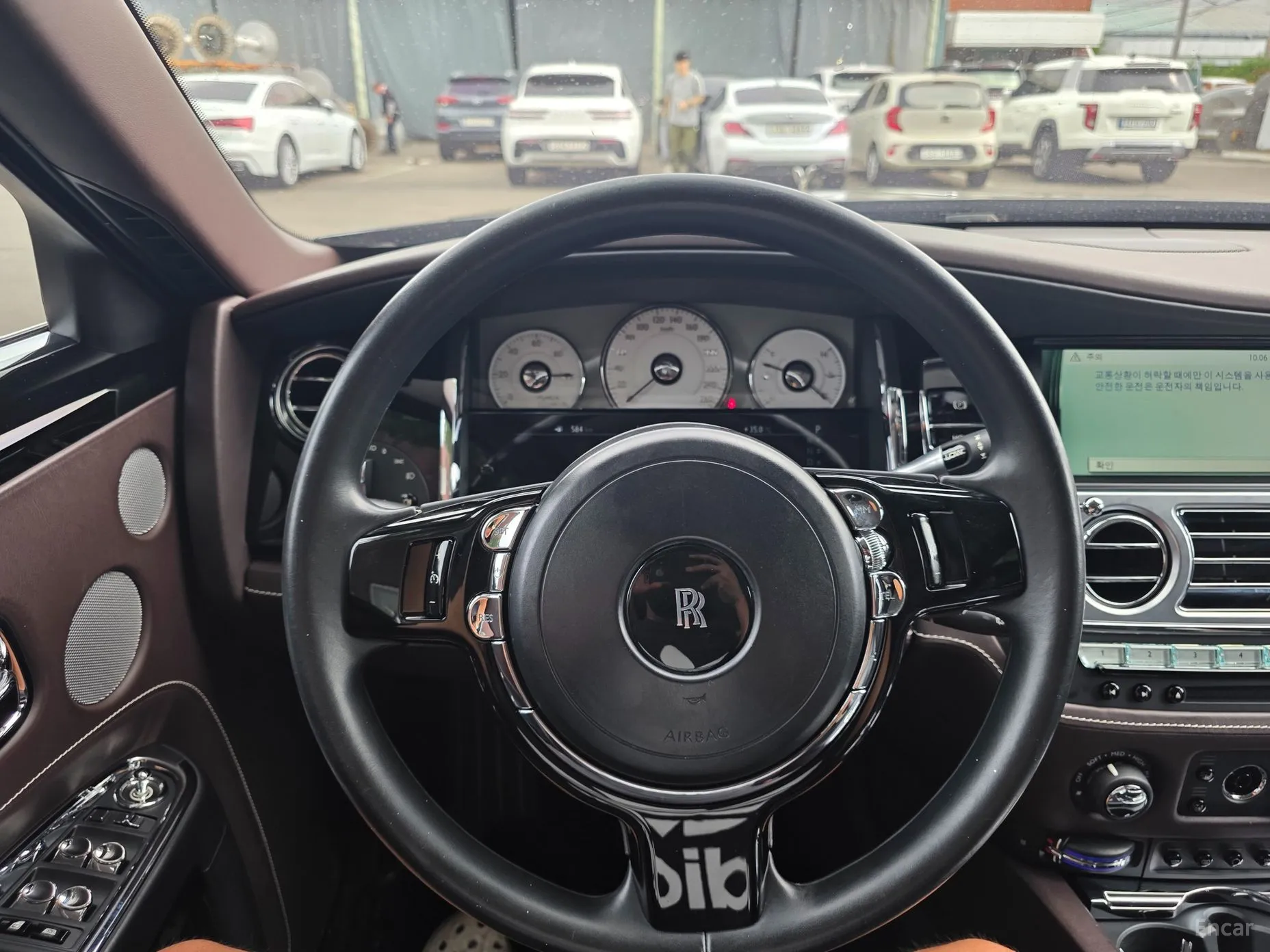 Rolls-Royce Ghost превью 8