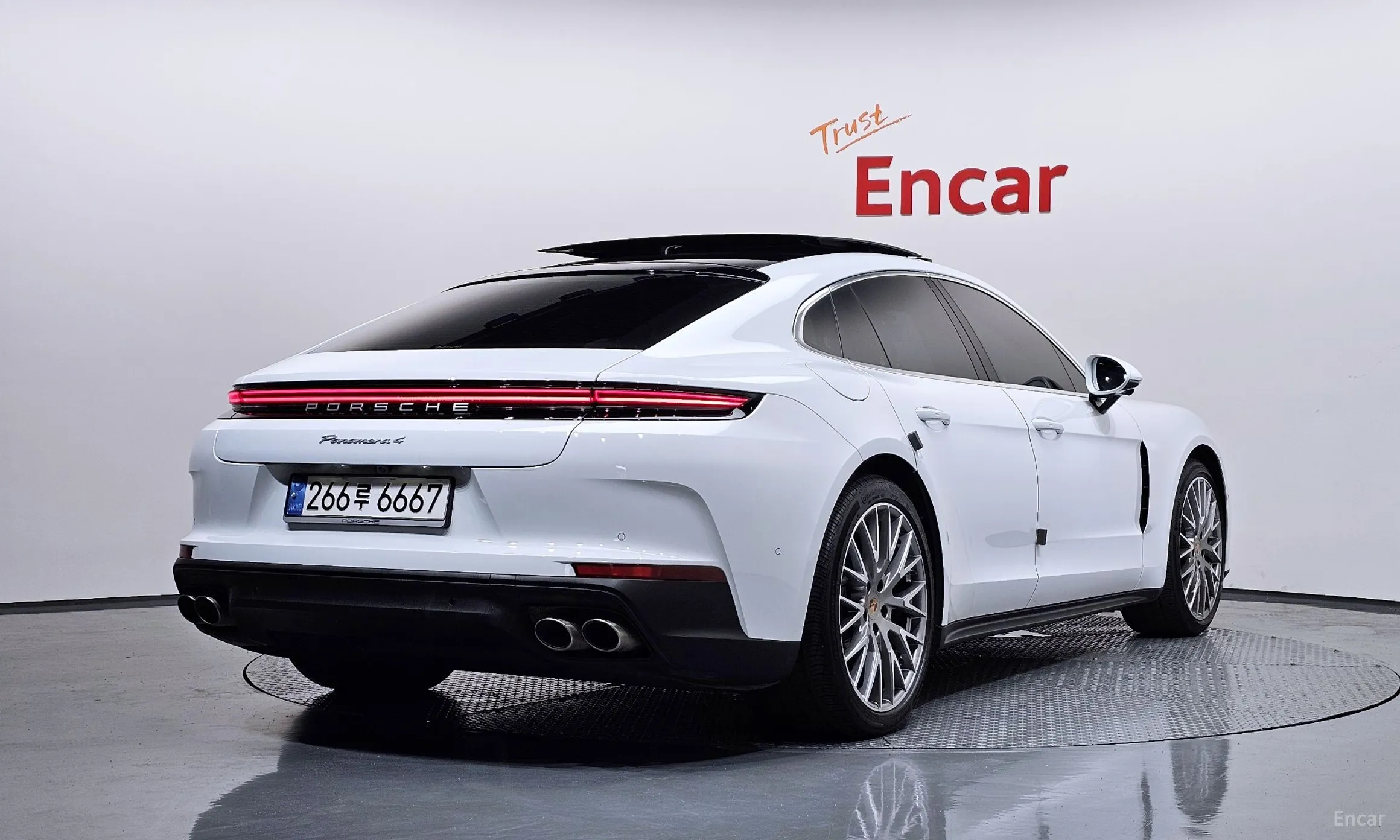 Porsche Panamera (976)