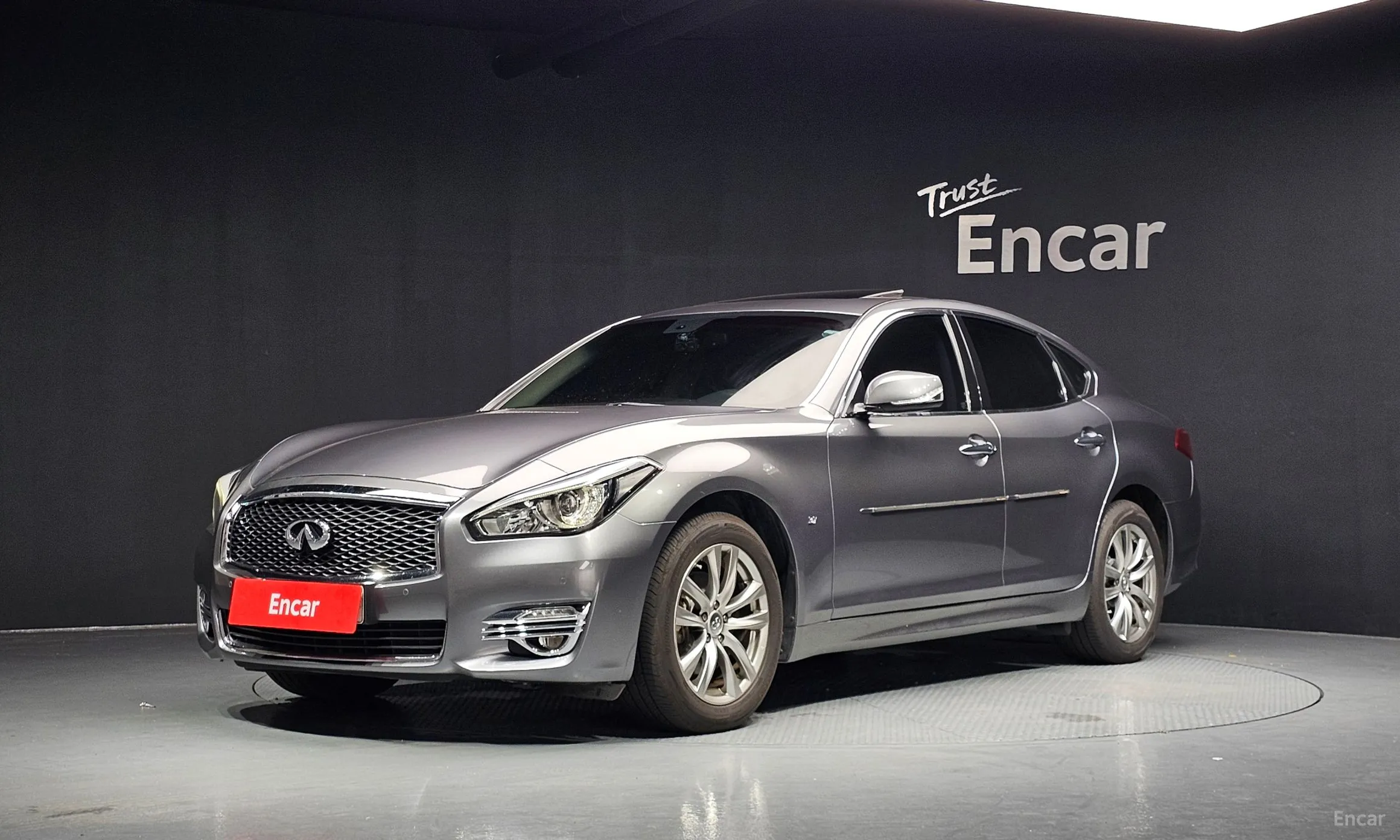 Infiniti Q70