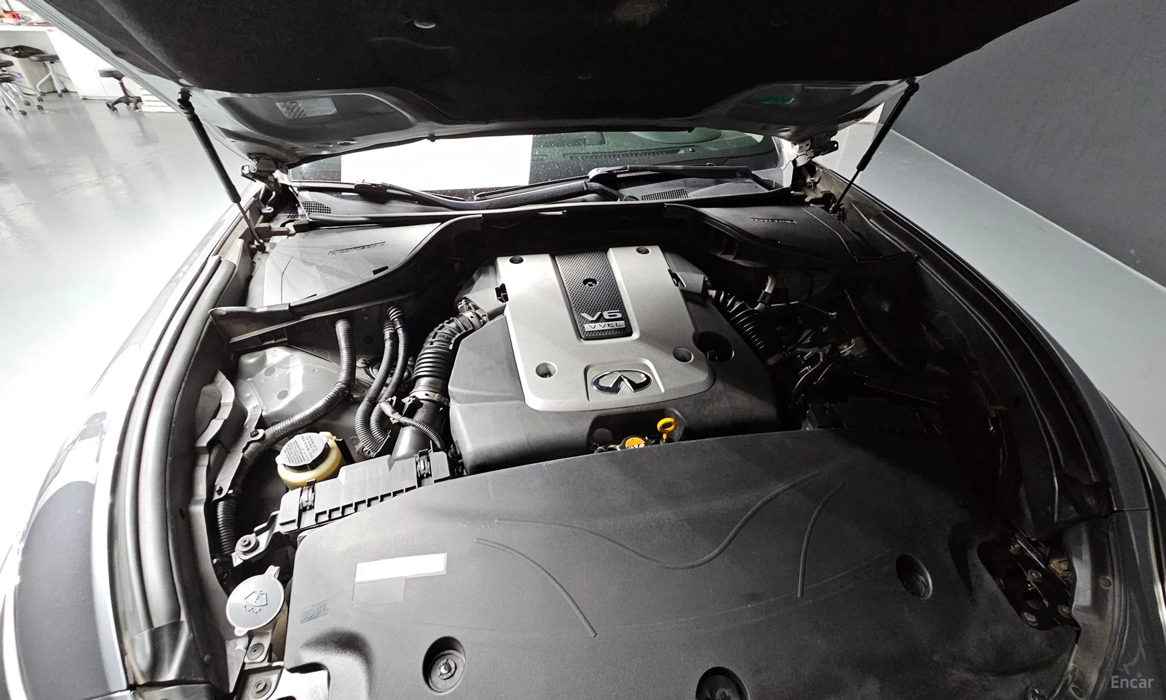 Infiniti Q70 превью 6