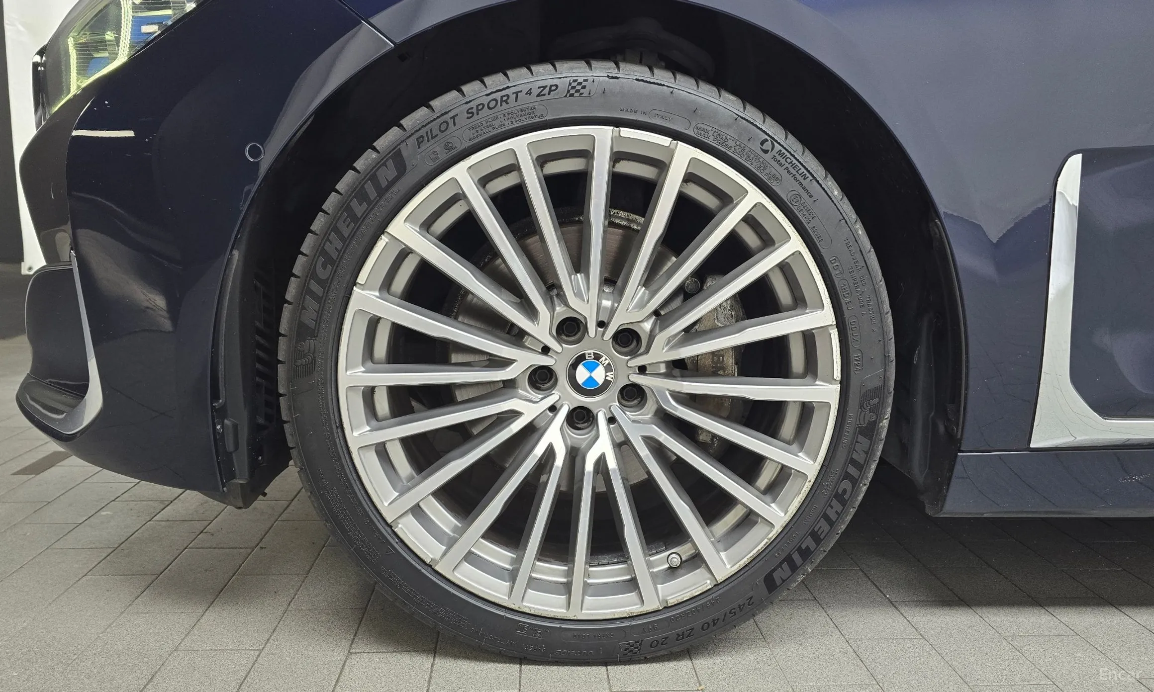 BMW 7 Series (G11) превью 5