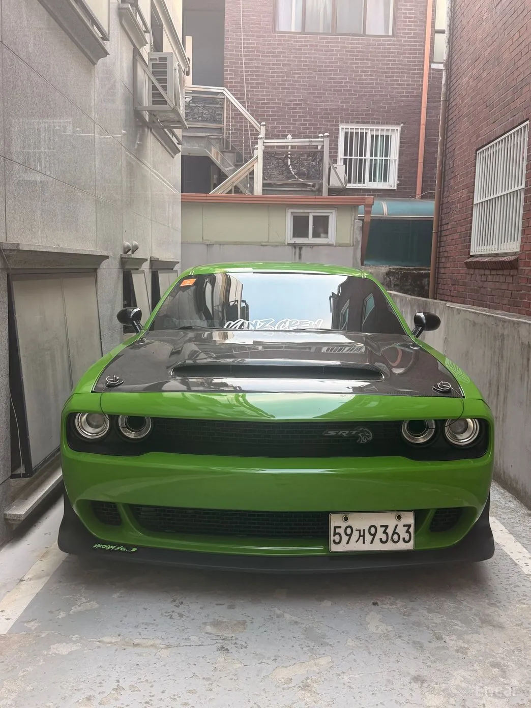 Dodge Challenger превью 6