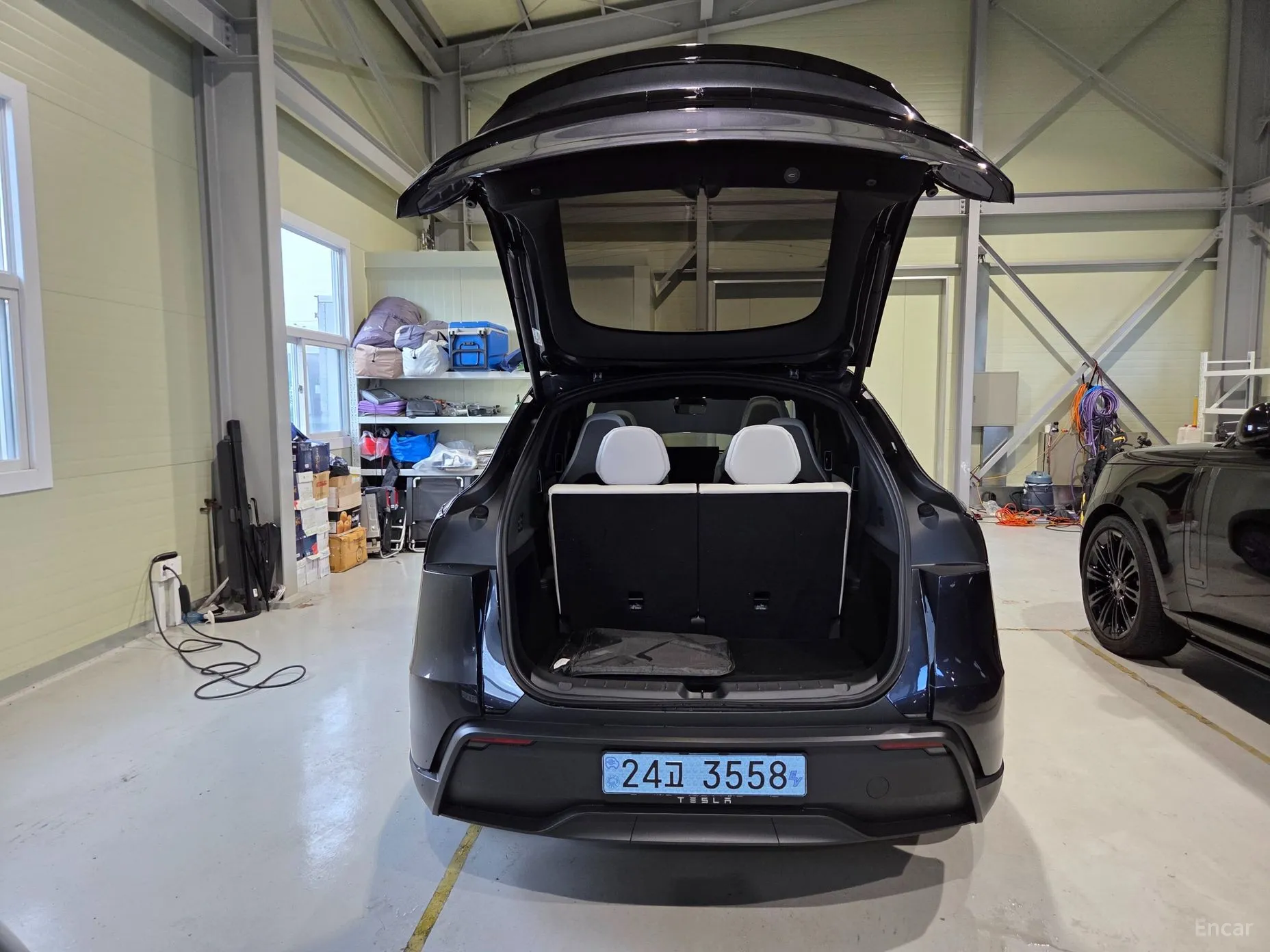 Tesla Model Y превью 16