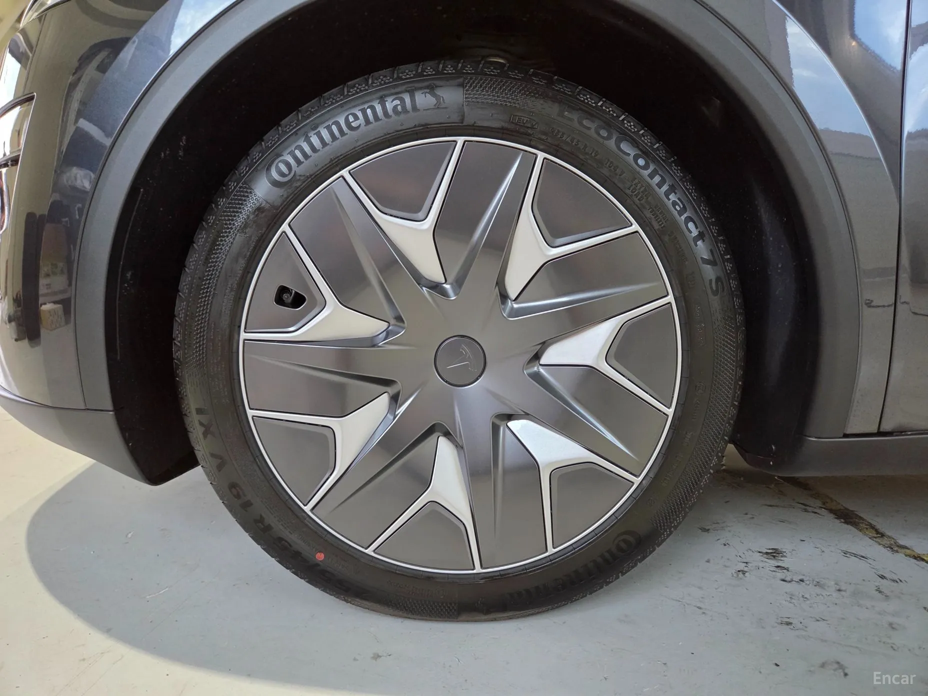 Tesla Model Y превью 5
