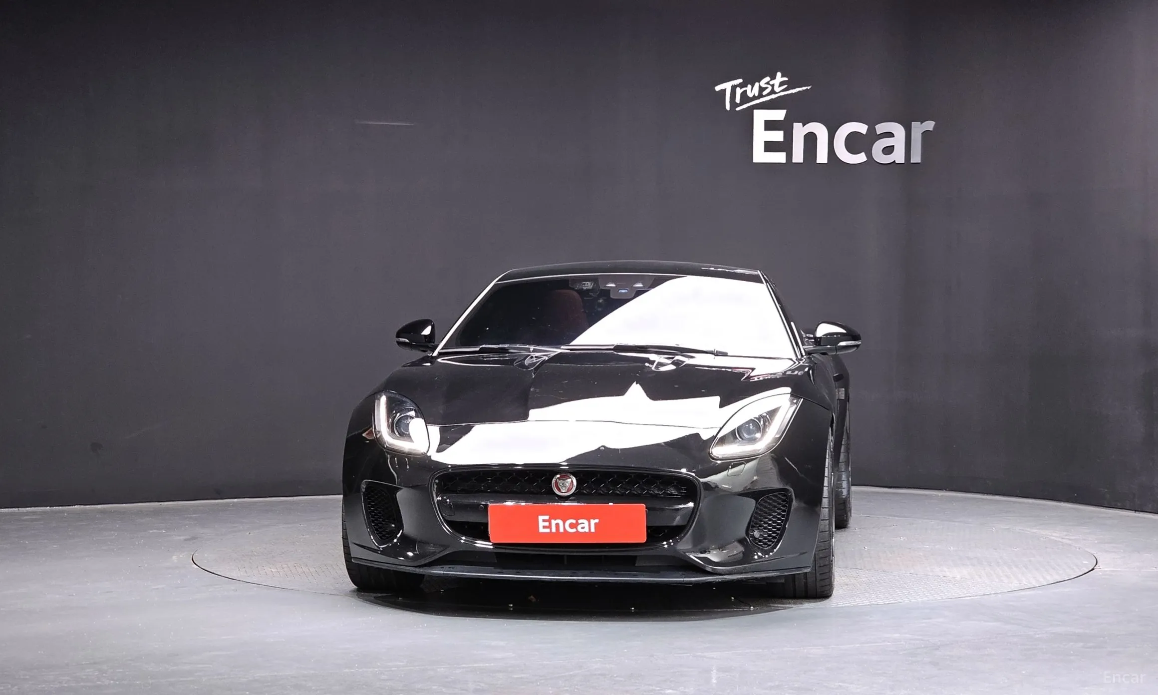 Jaguar F-TYPE превью 3