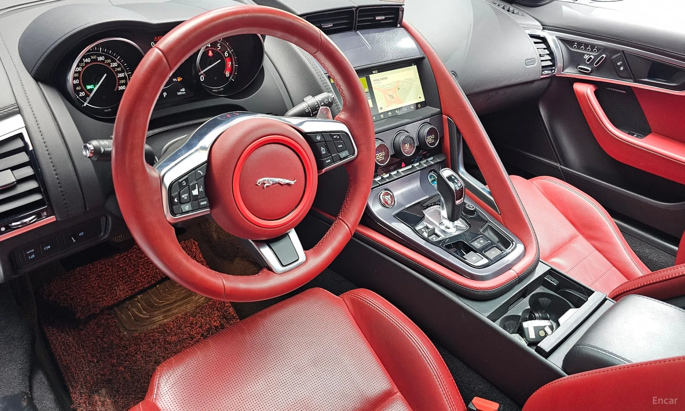 Jaguar F-TYPE превью 7