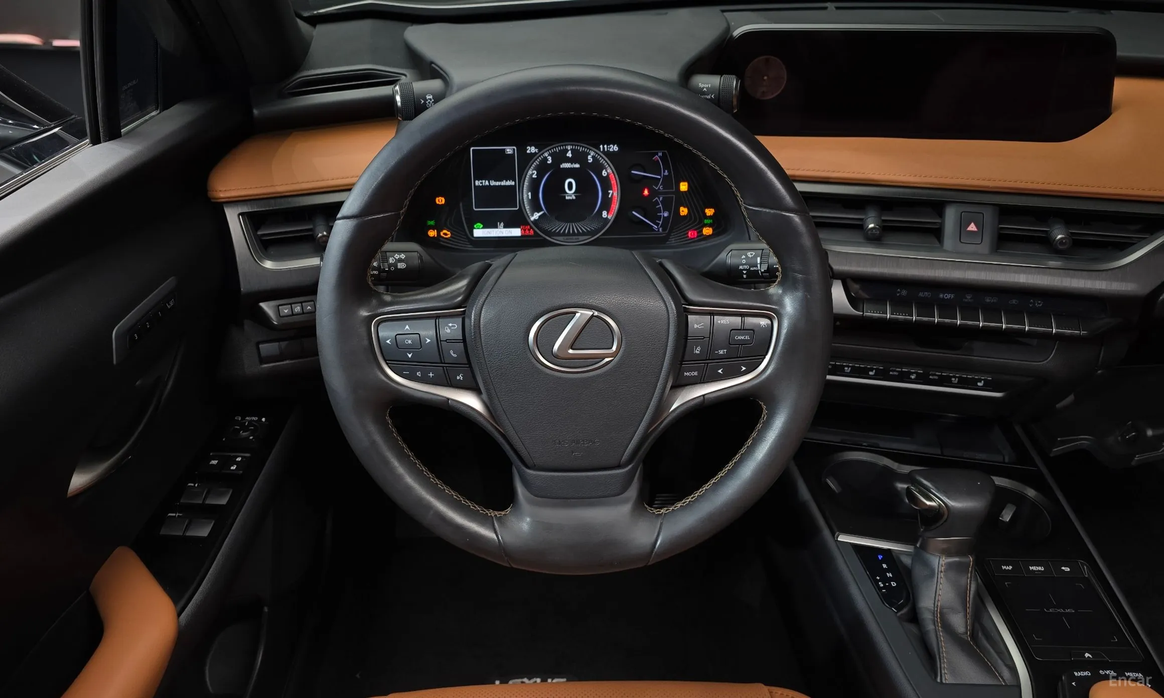 Lexus UX250h превью 13