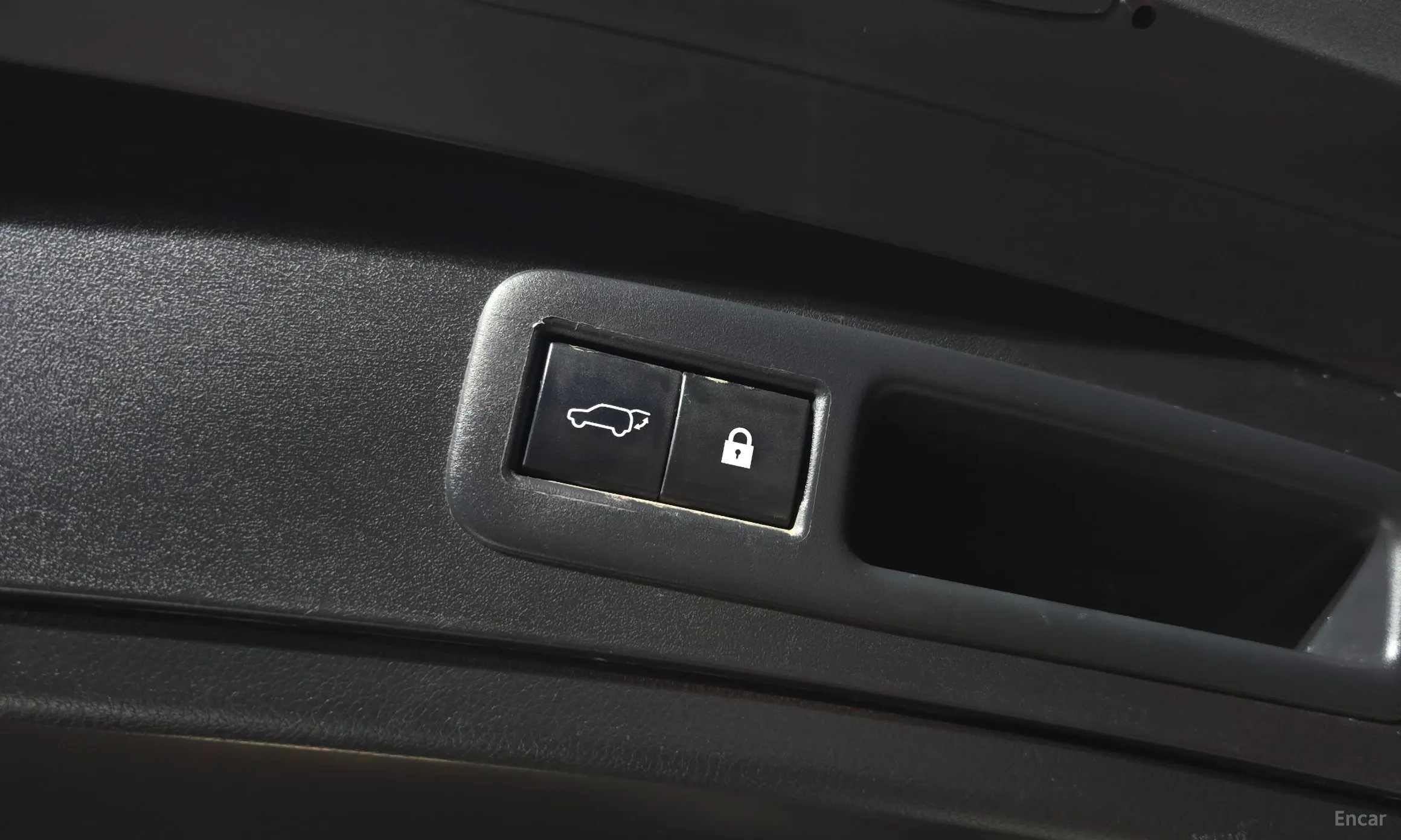 Lexus UX250h превью 20