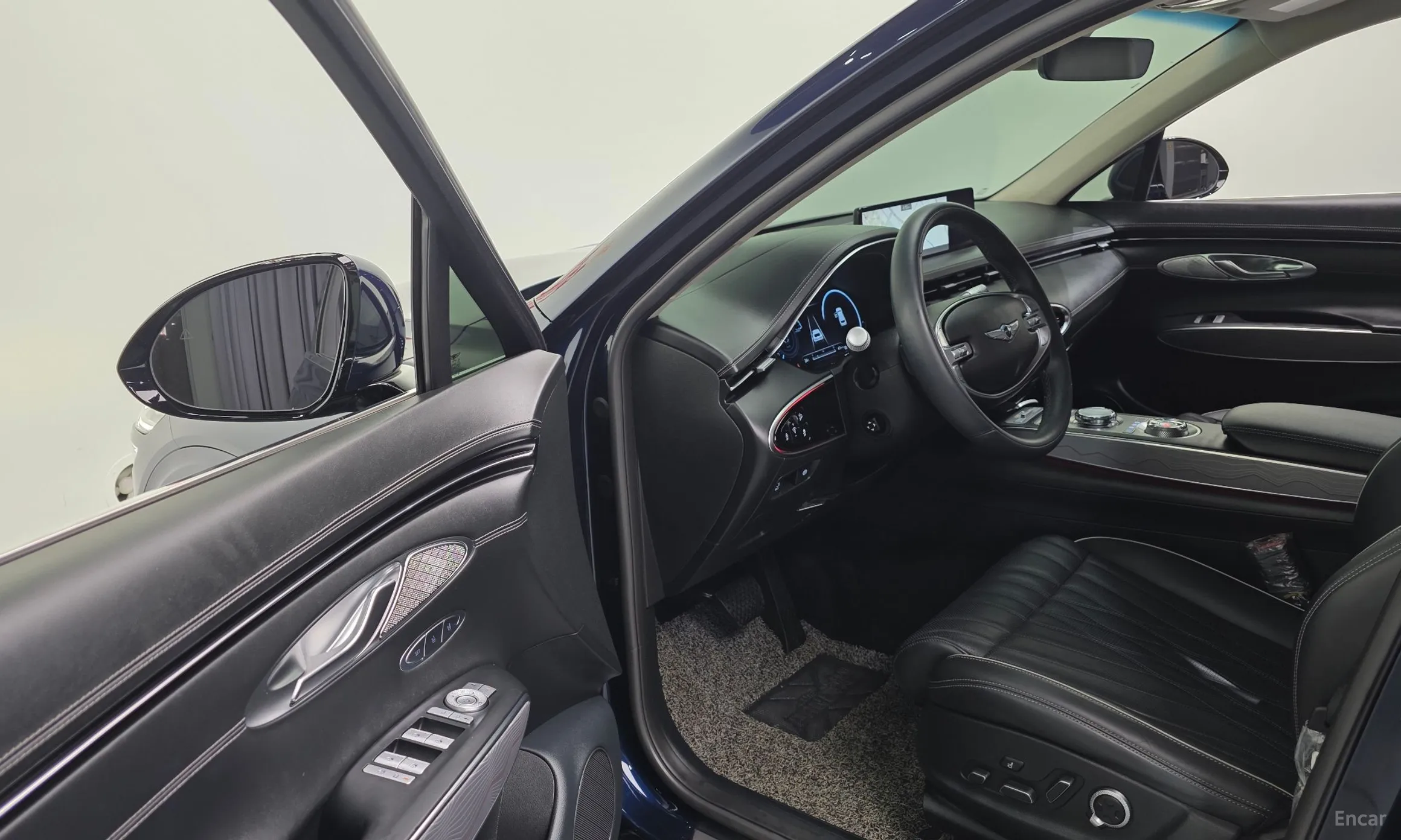 Genesis GV70 превью 12