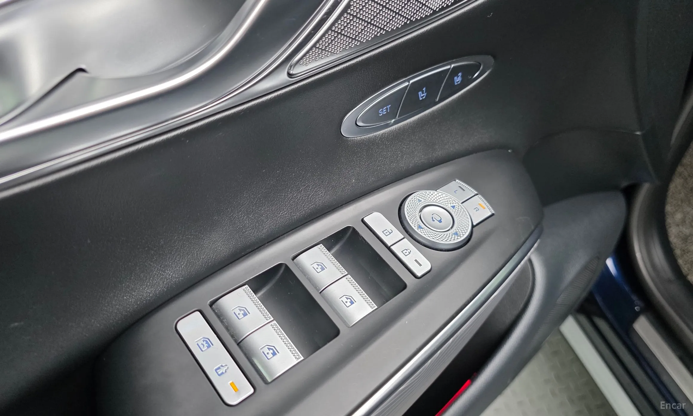 Genesis GV70 превью 13