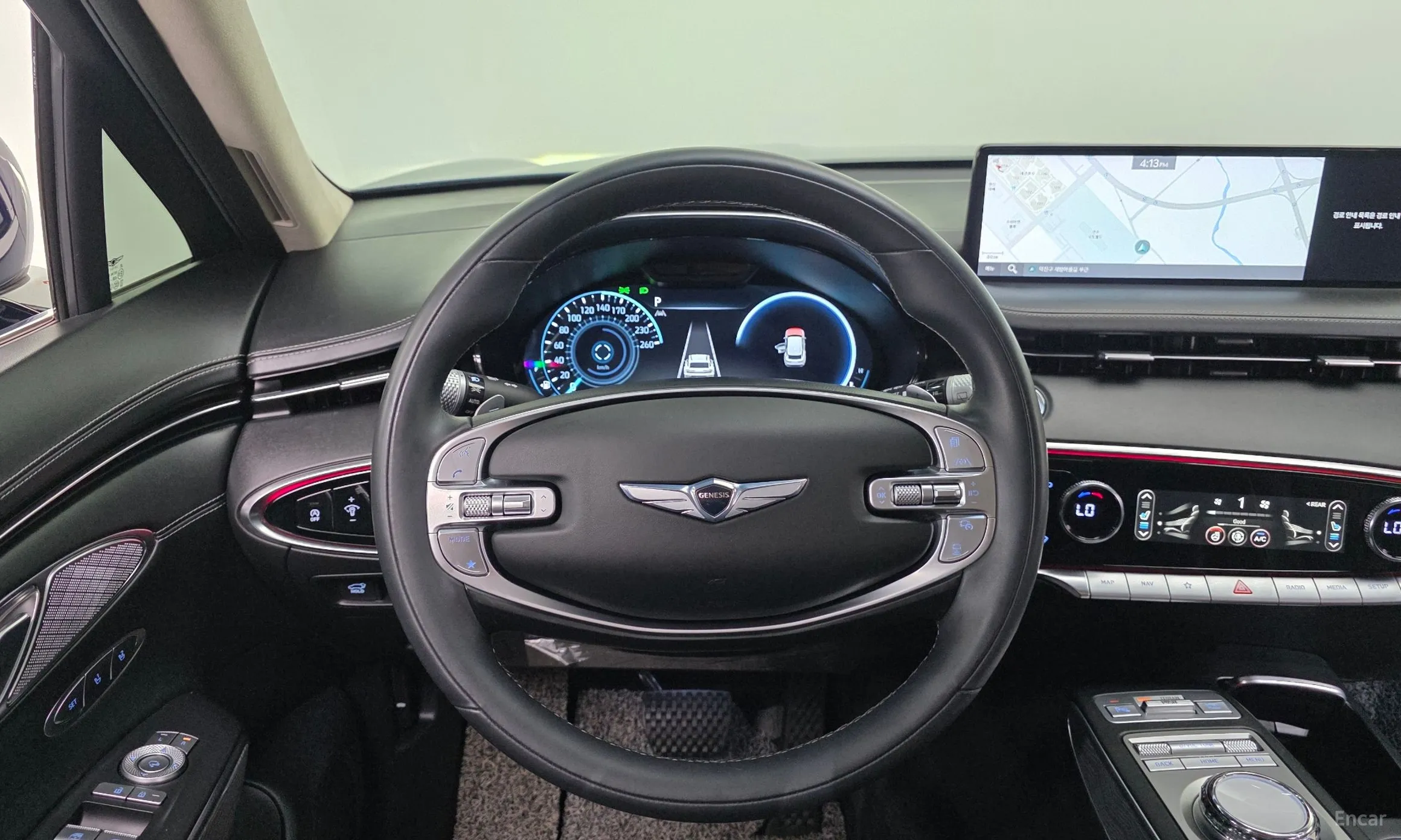 Genesis GV70 превью 15
