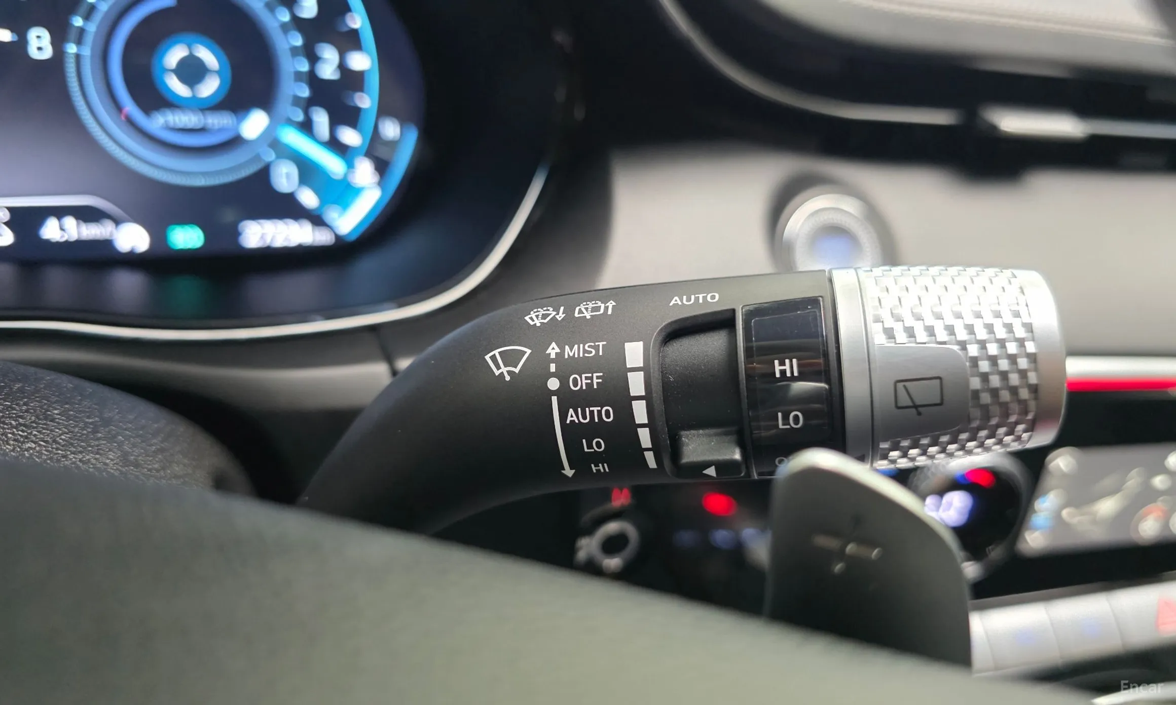 Genesis GV70 превью 17
