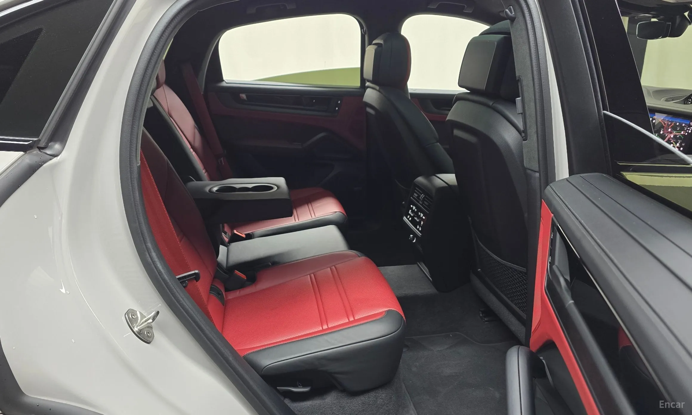 Porsche Cayenne (PO536) превью 11