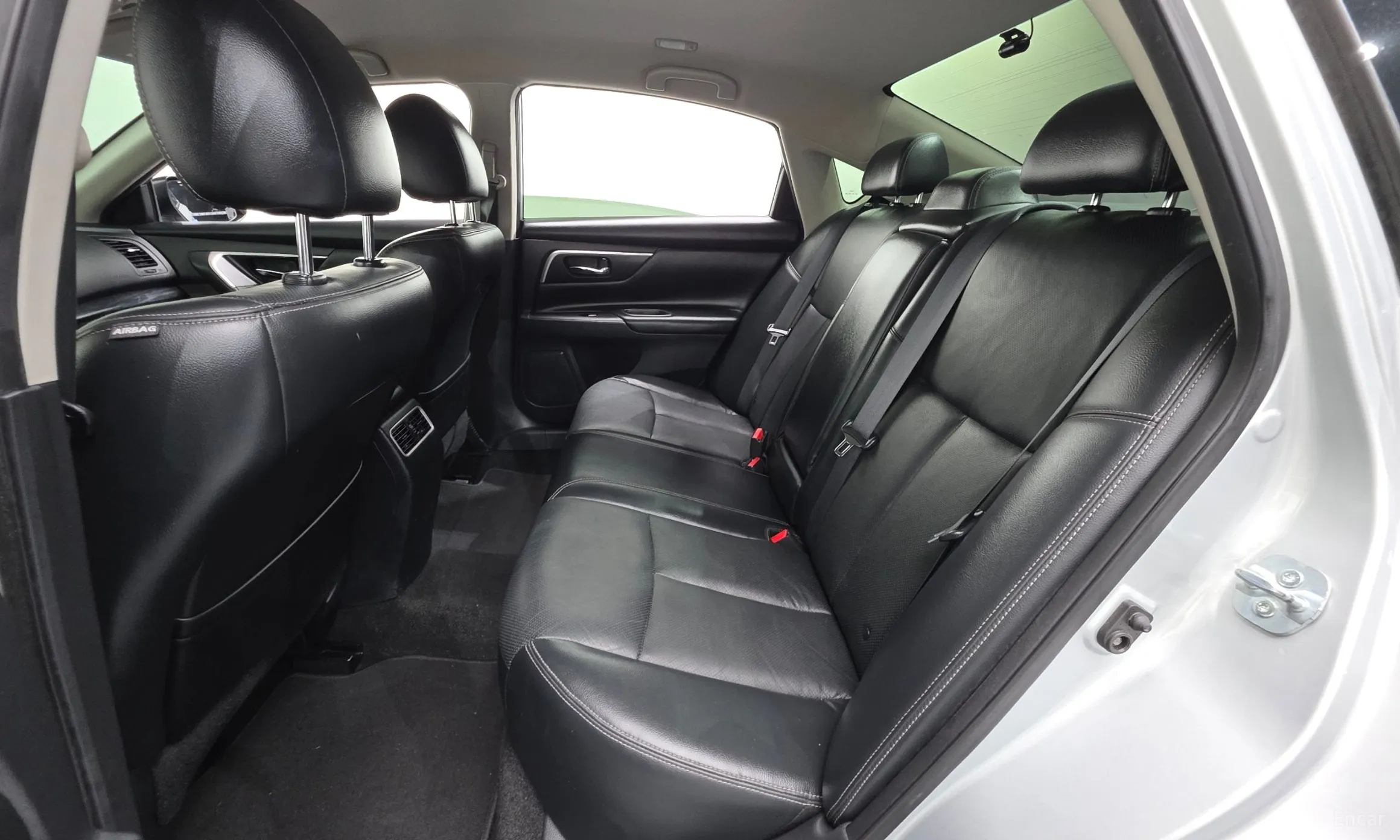 Nissan Altima превью 12