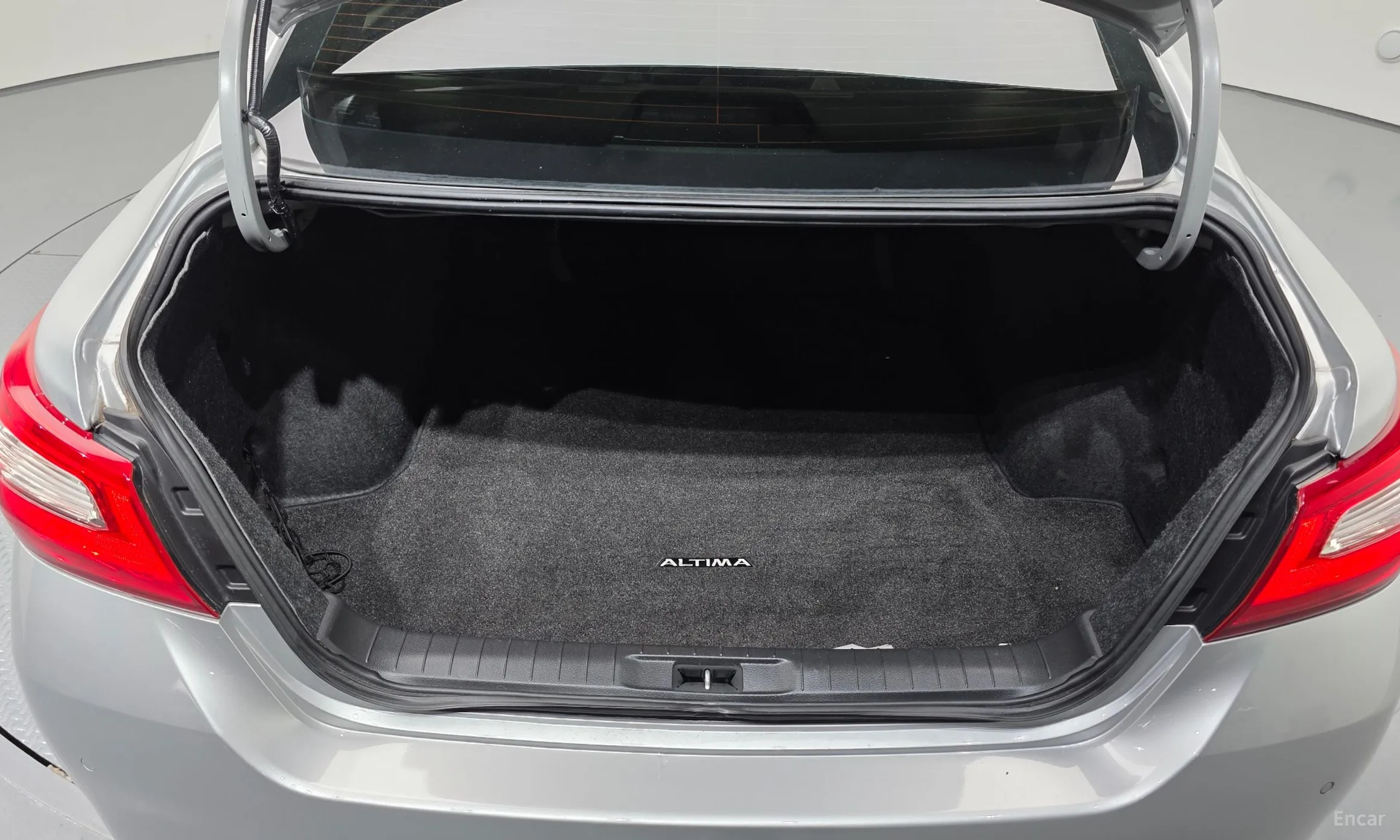 Nissan Altima превью 17