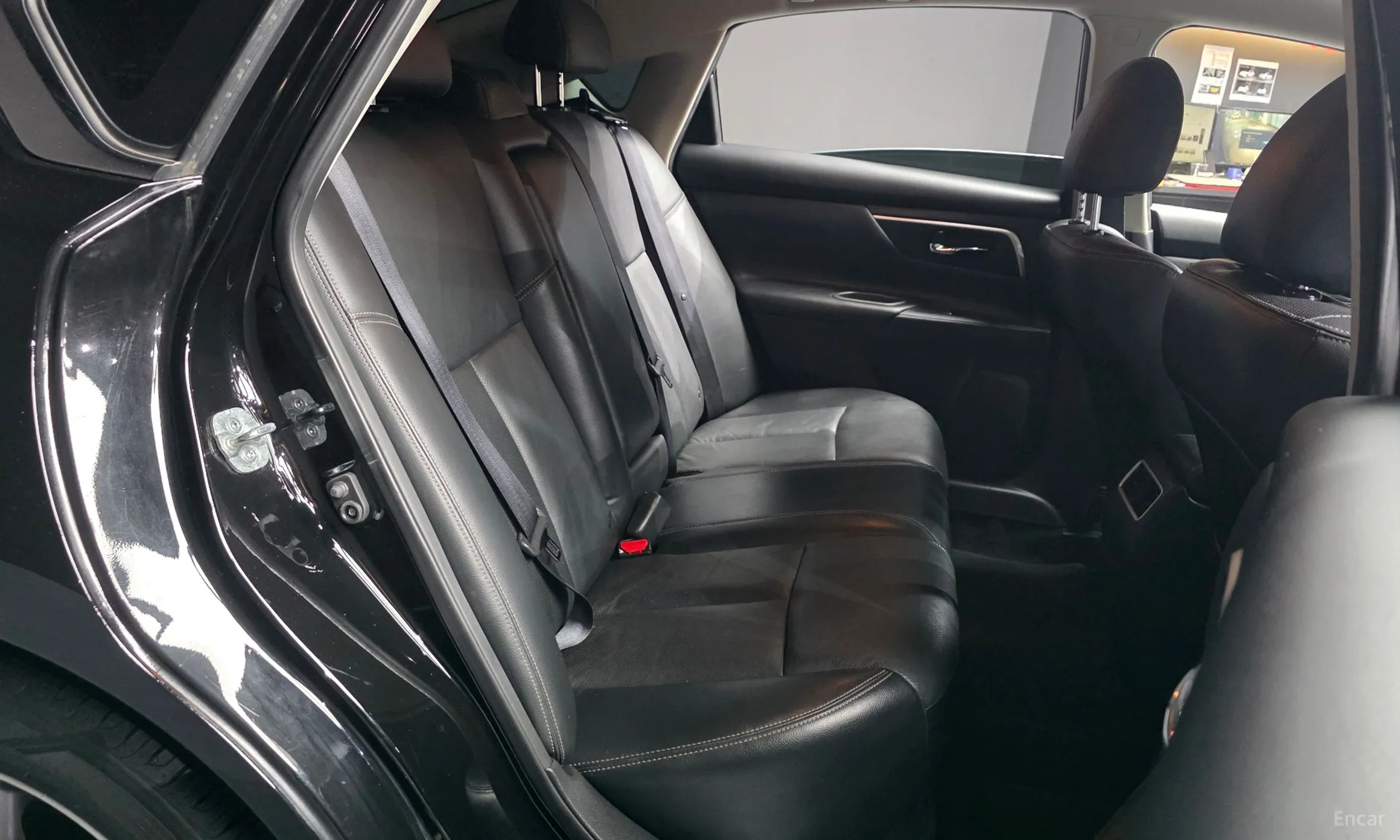 Nissan Altima превью 12