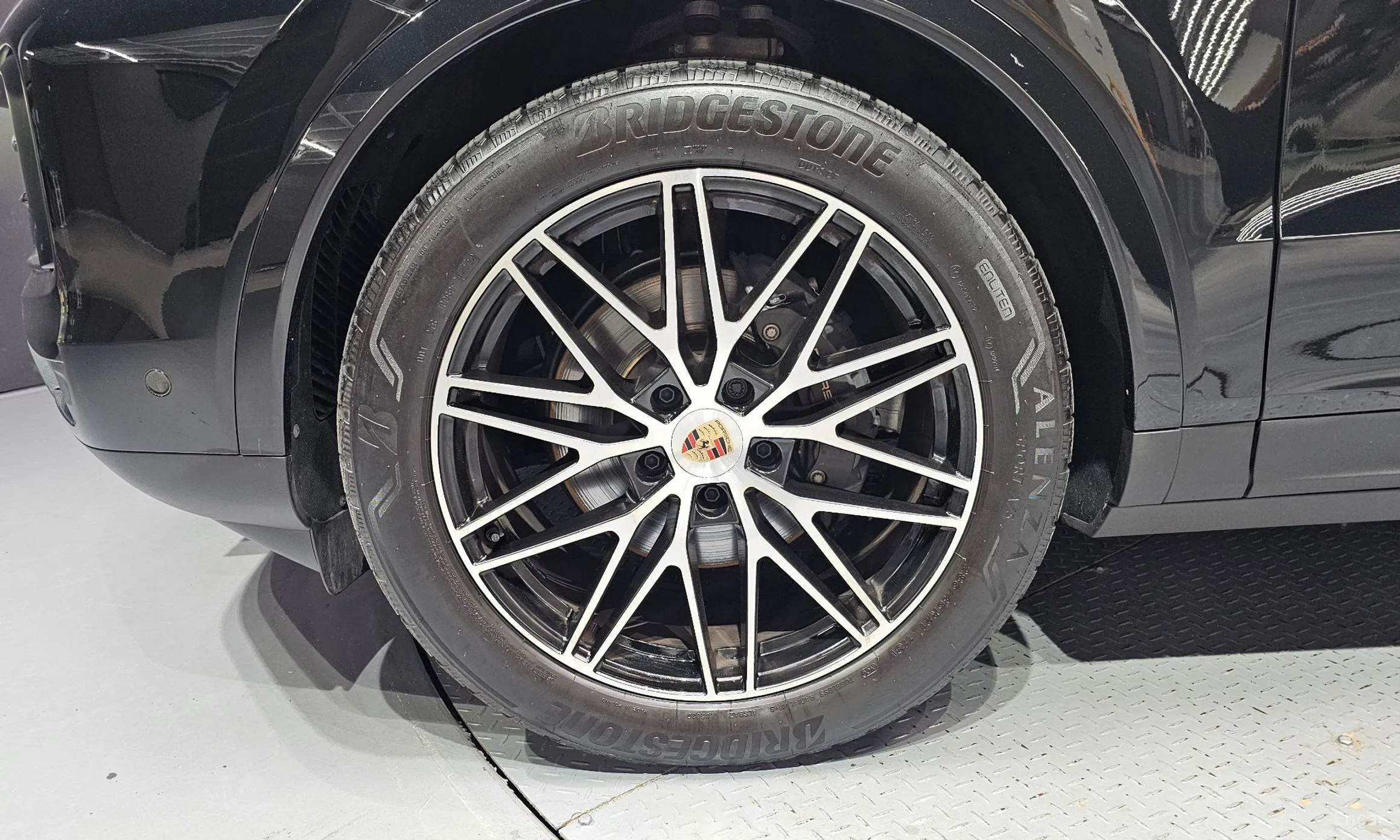 Porsche Cayenne (PO536) превью 5