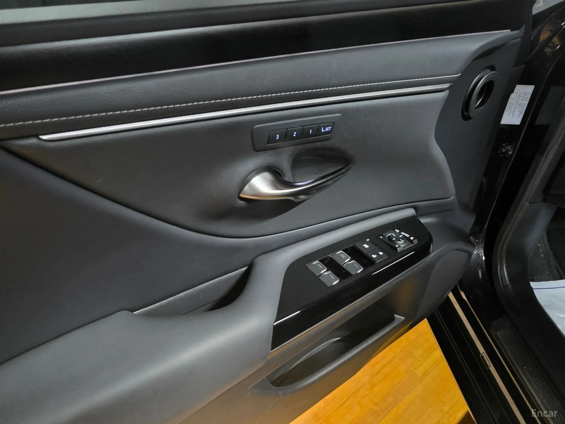 Lexus ES300h 7th Generation превью 17