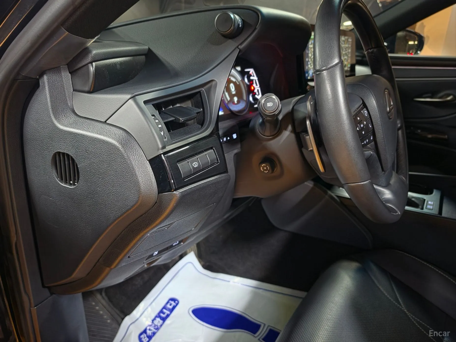 Lexus ES300h 7th Generation превью 18
