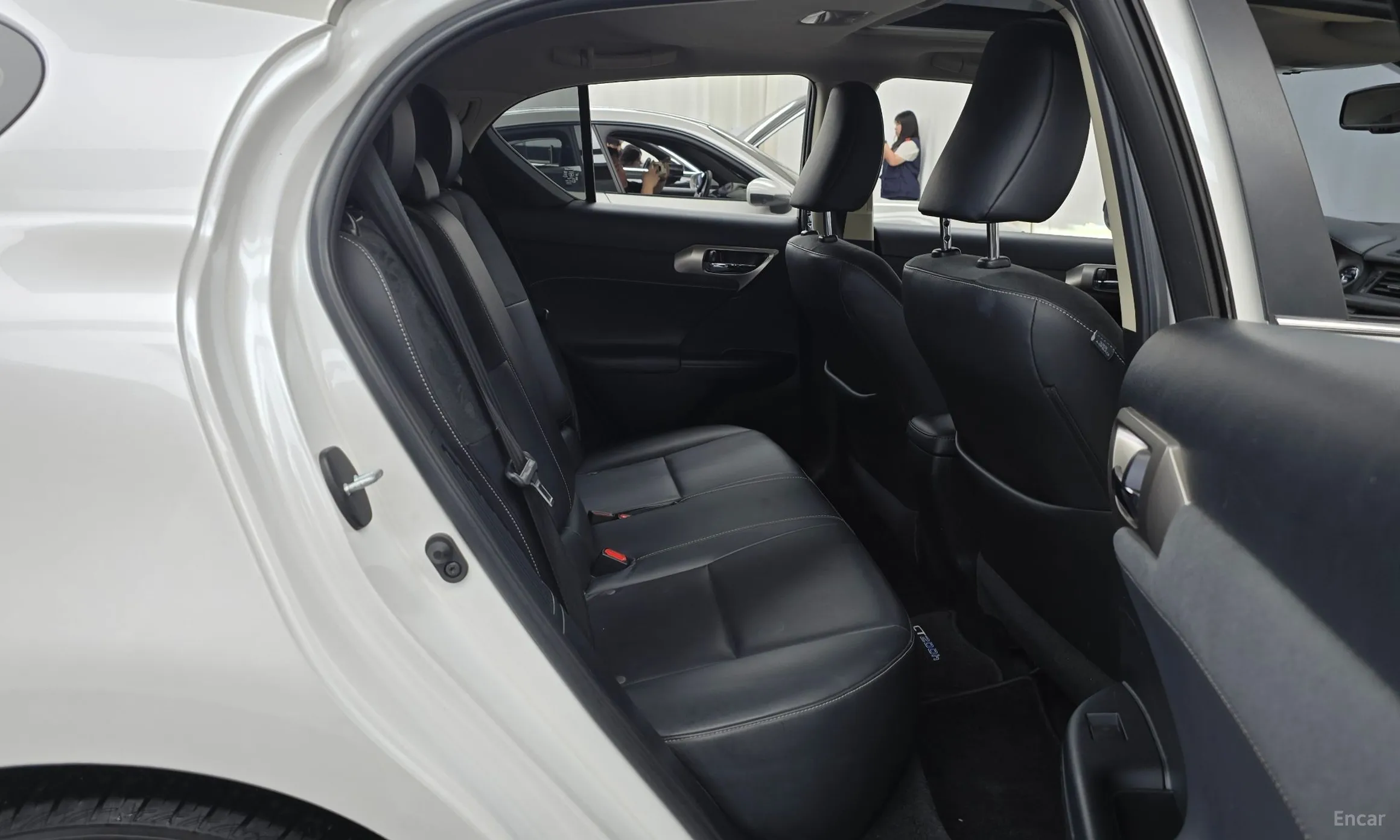 Lexus CT200h превью 12
