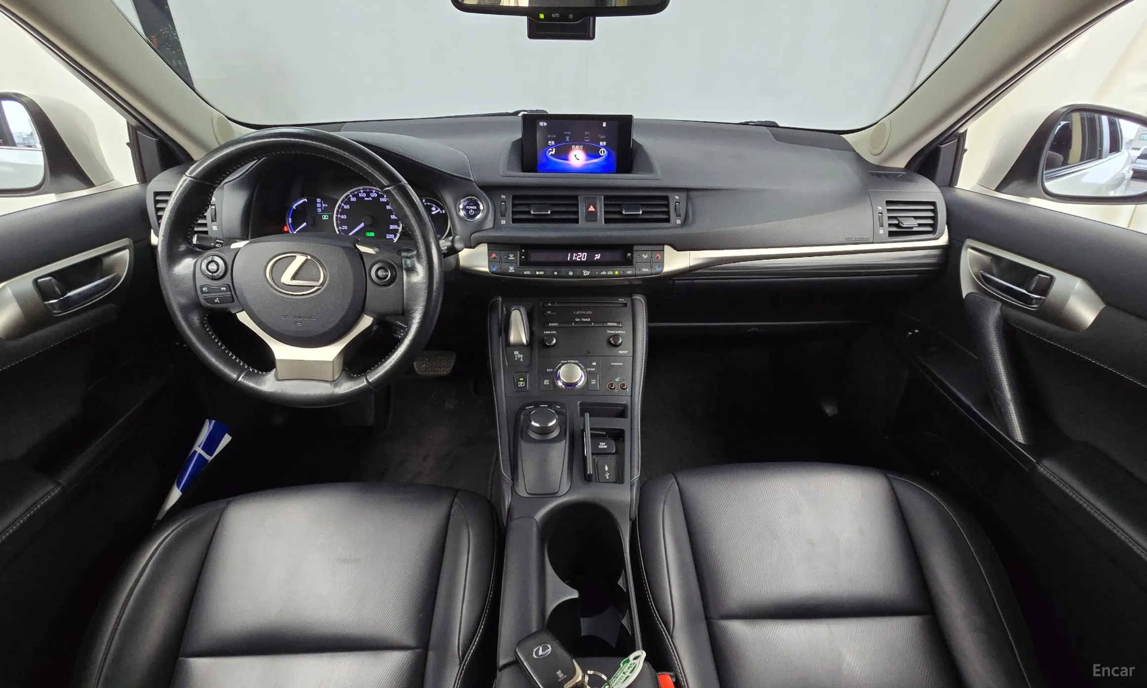 Lexus CT200h превью 7