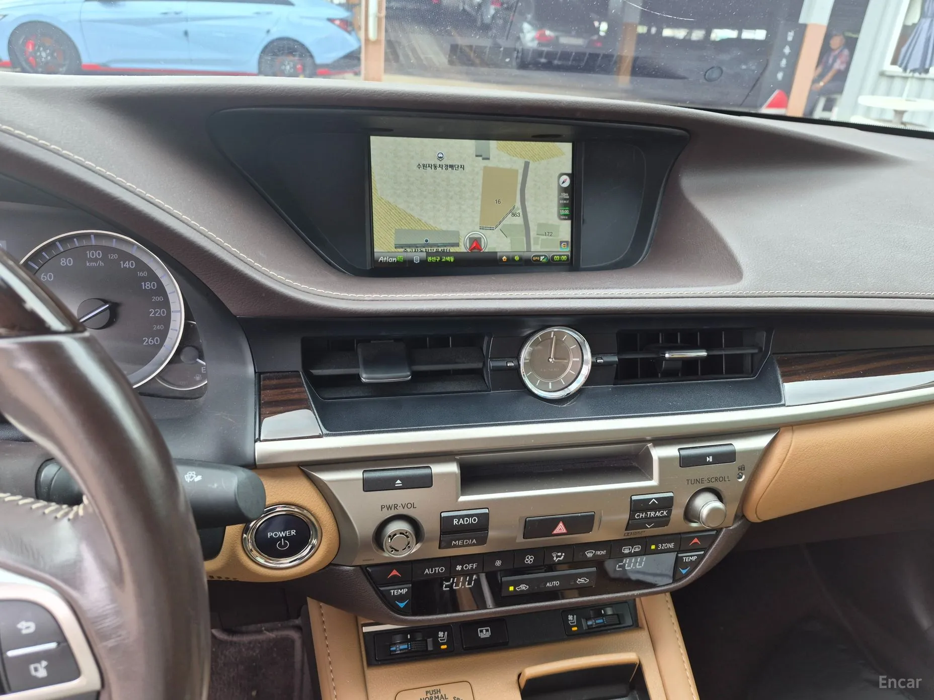 Lexus New ES300h превью 11