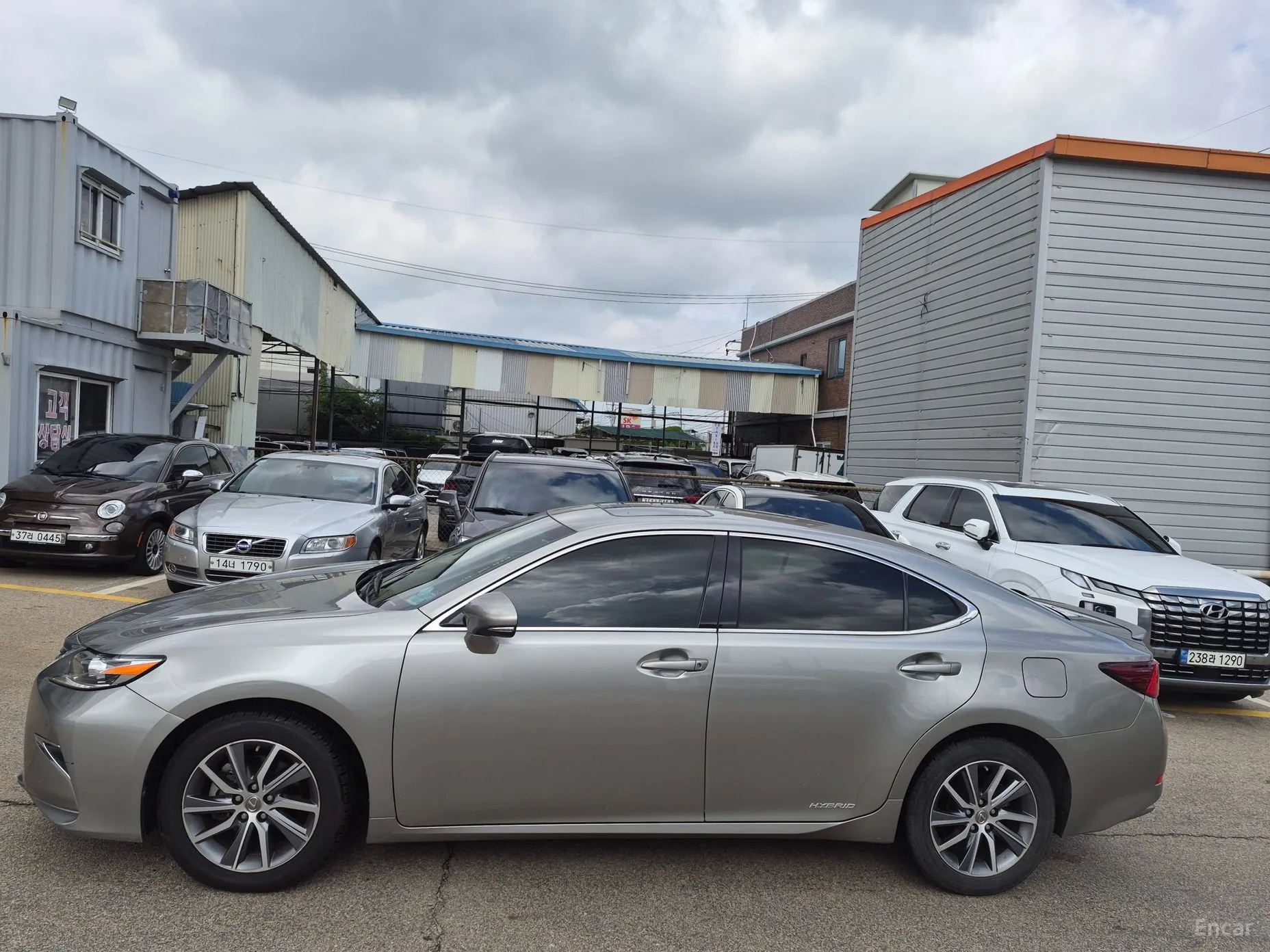 Lexus New ES300h
