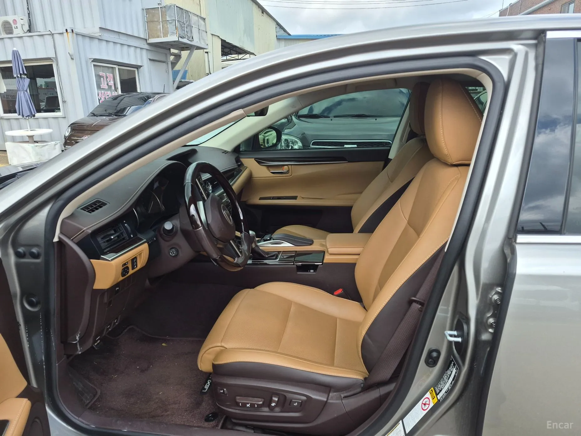 Lexus New ES300h превью 5