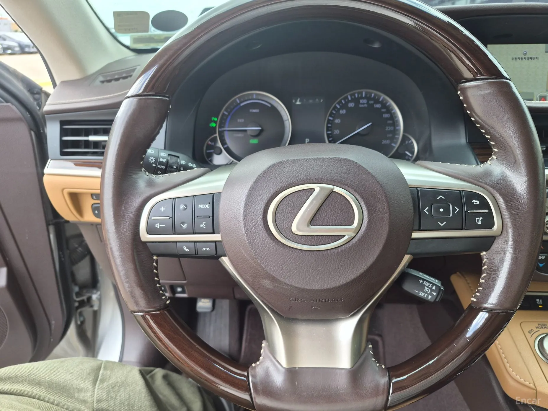 Lexus New ES300h превью 9