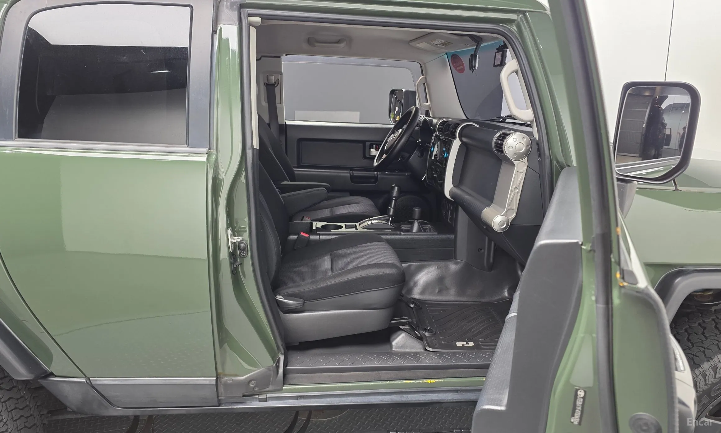 Toyota FJ Cruiser превью 11