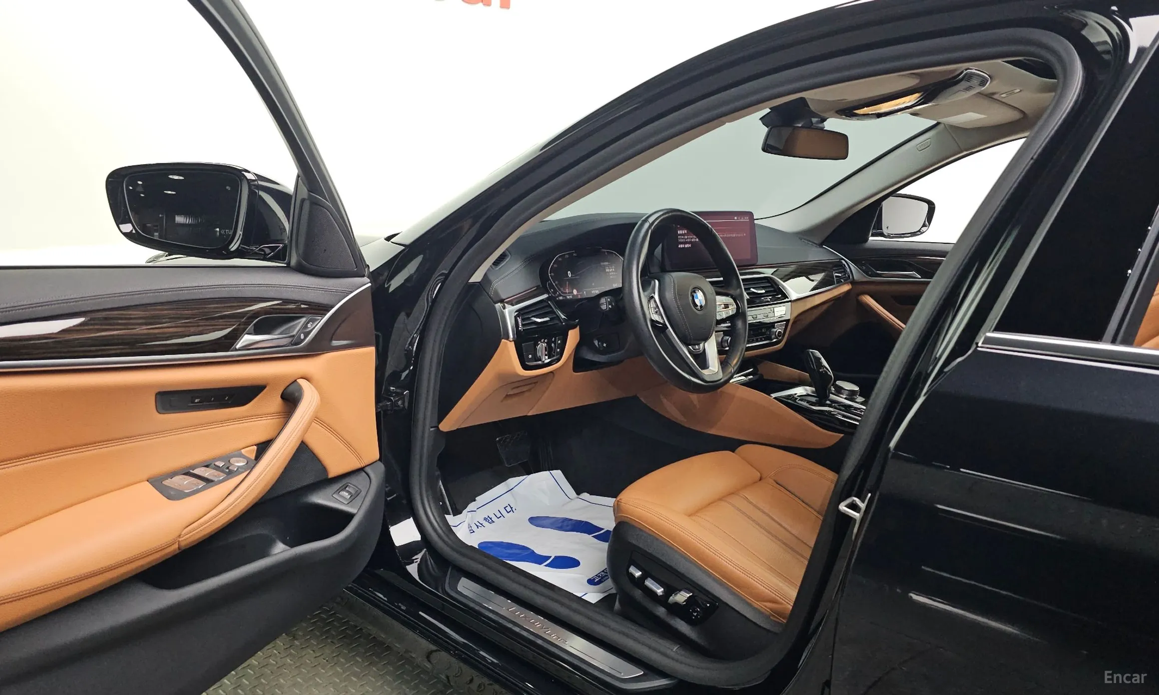 BMW 5 Series (G30) превью 10
