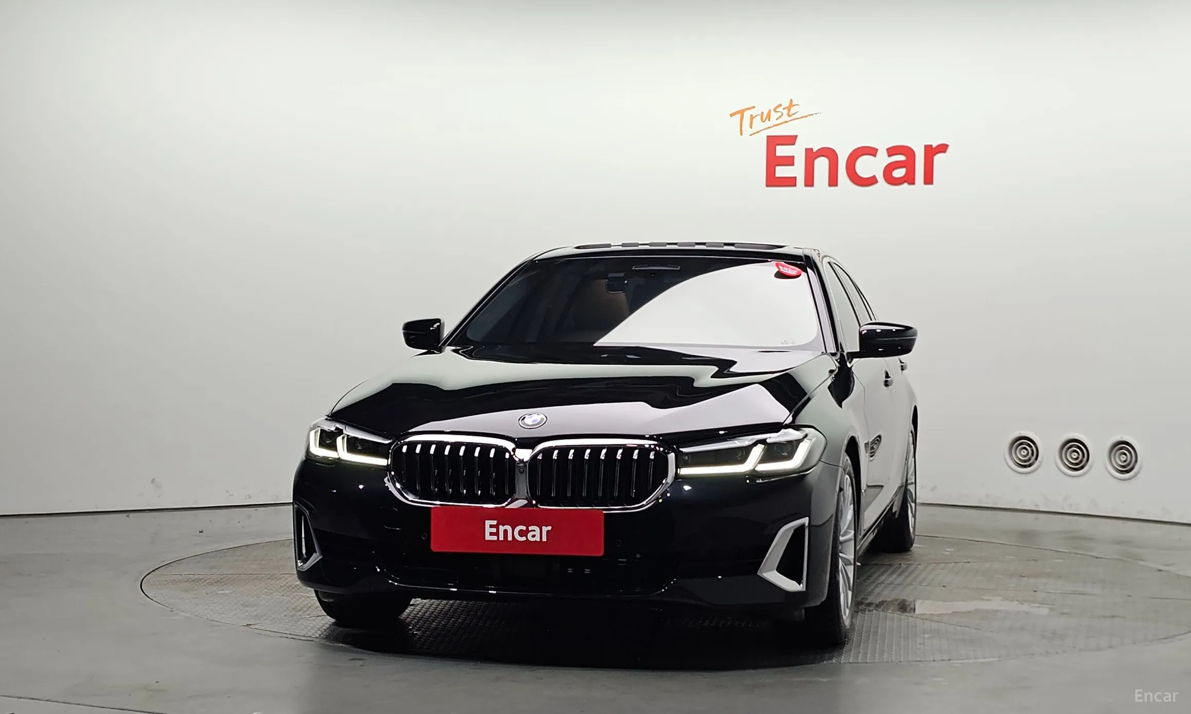 BMW 5 Series (G30) превью 3