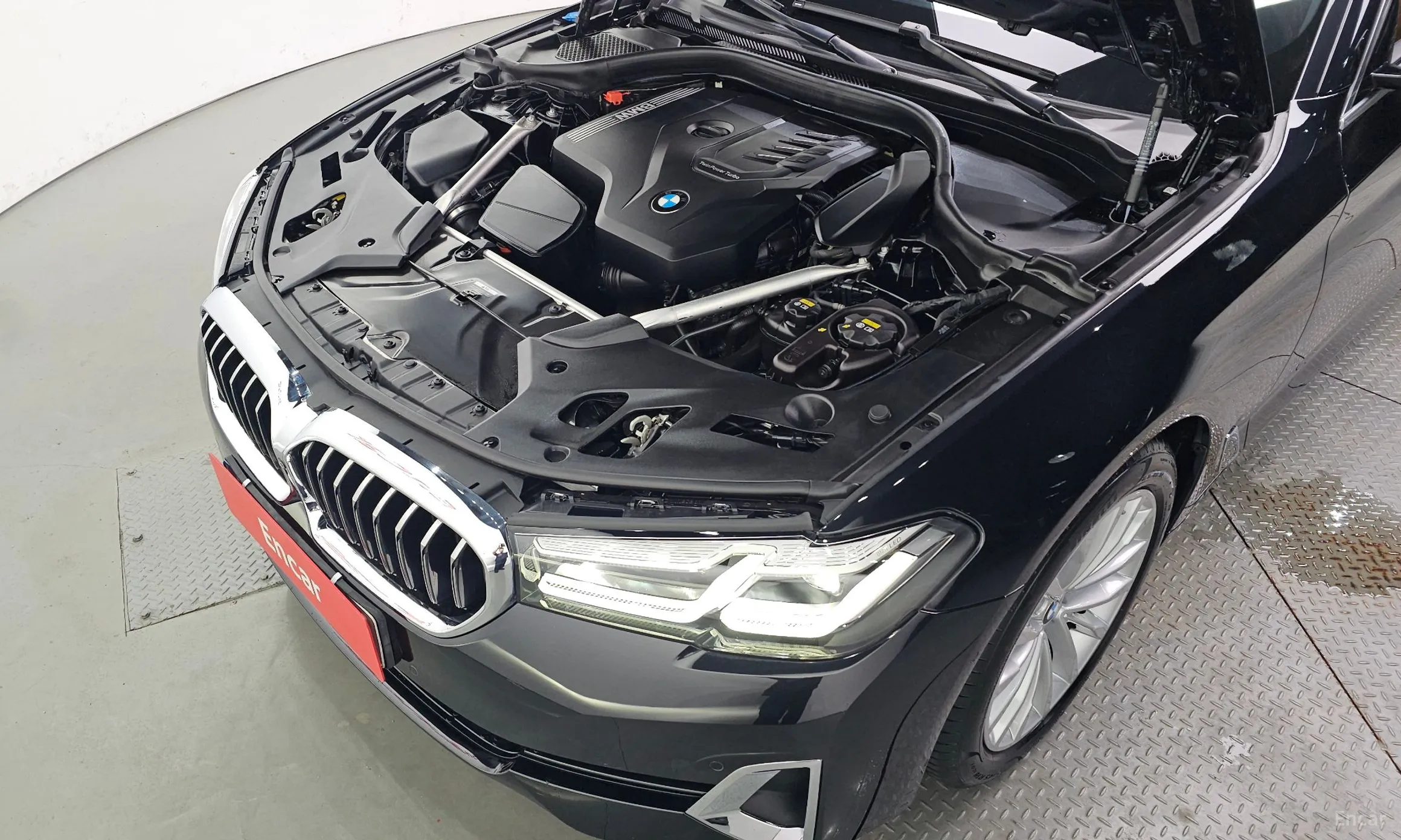 BMW 5 Series (G30) превью 6