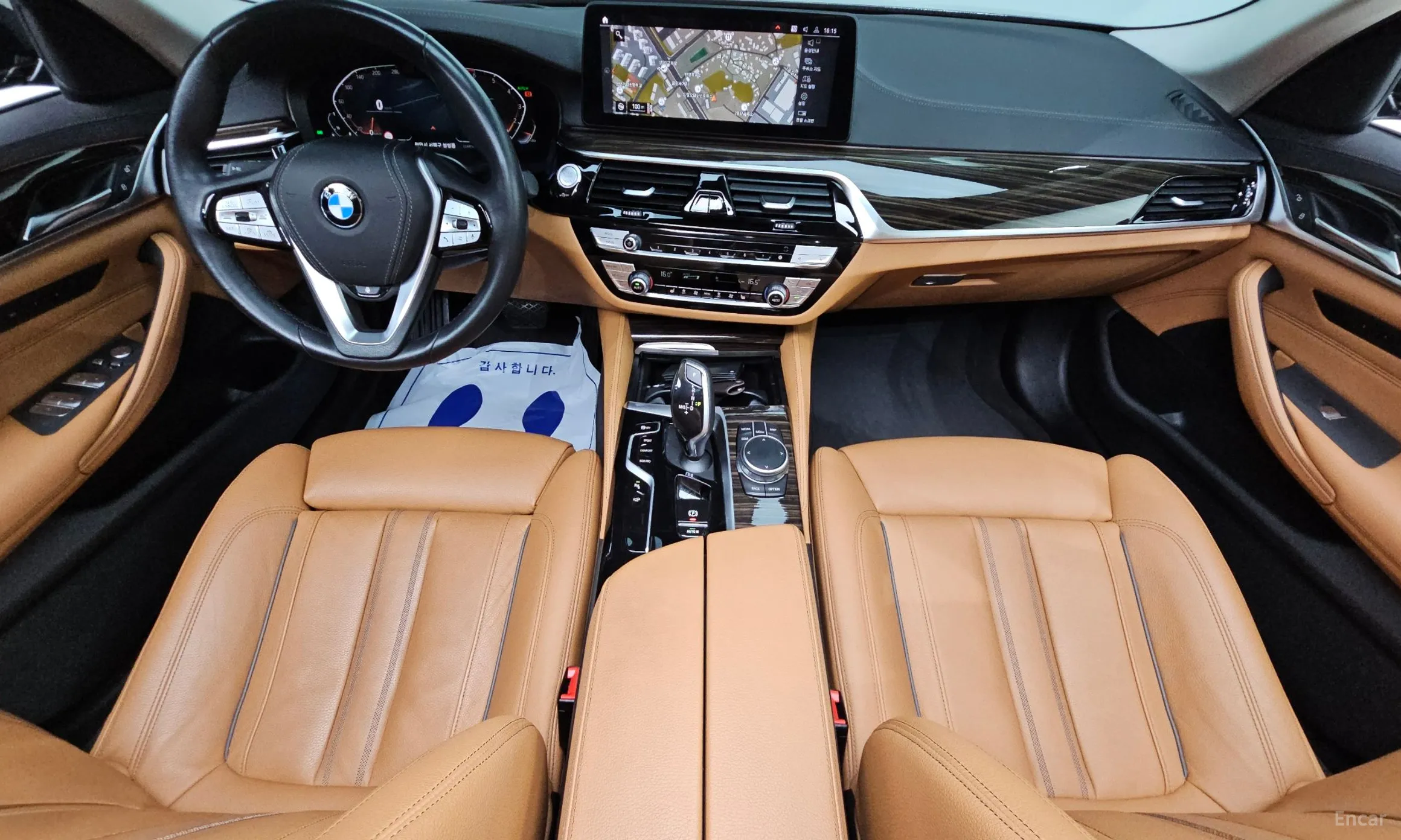 BMW 5 Series (G30) превью 7