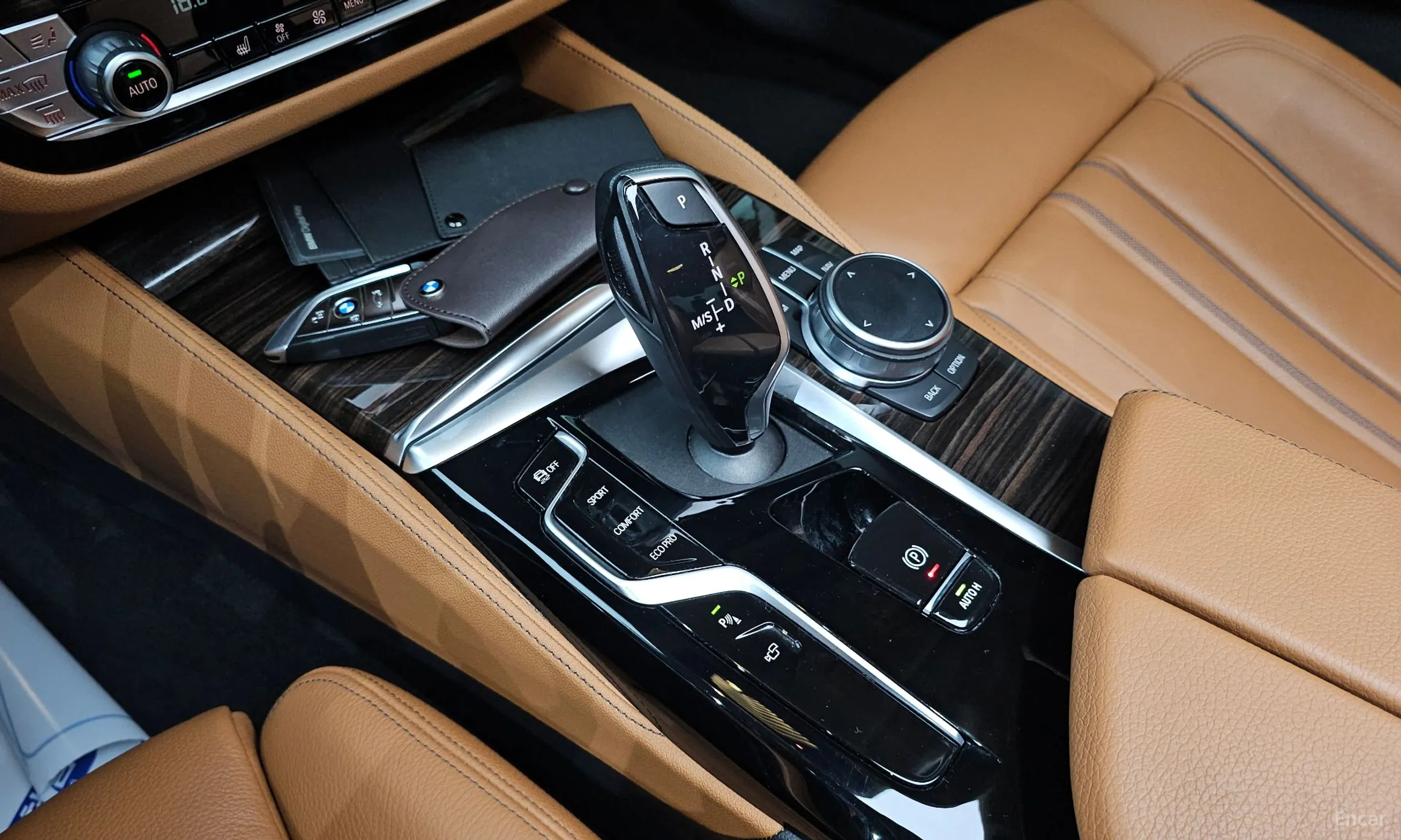BMW 5 Series (G30) превью 9