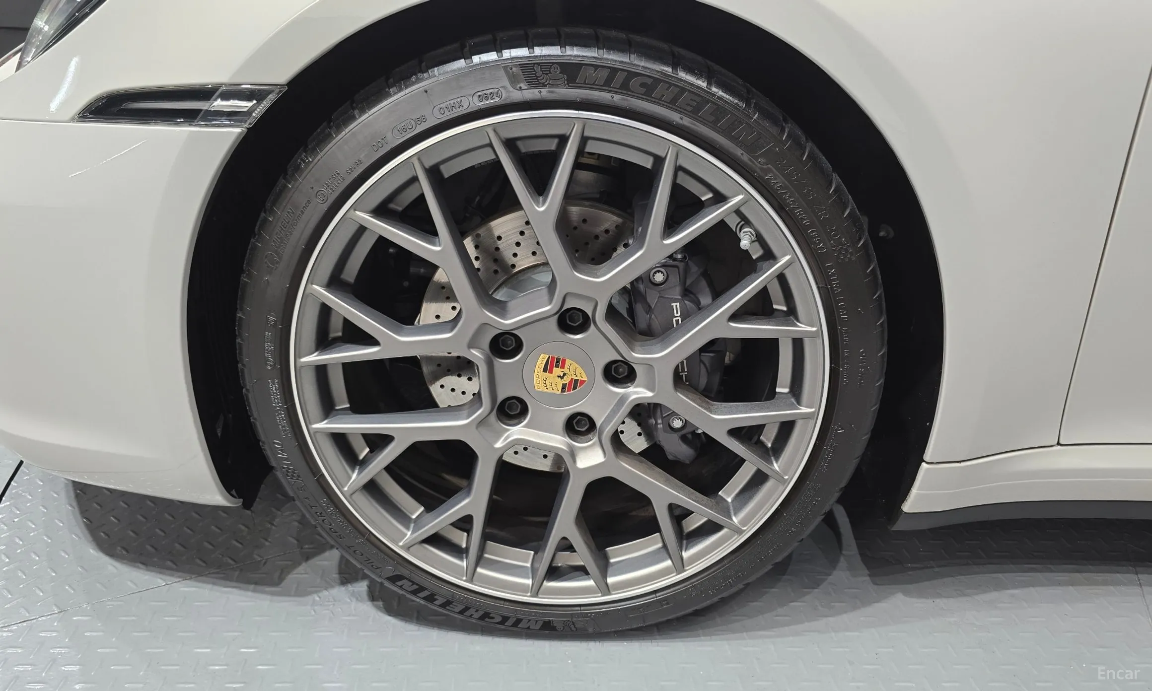 Porsche 911 (992) превью 5