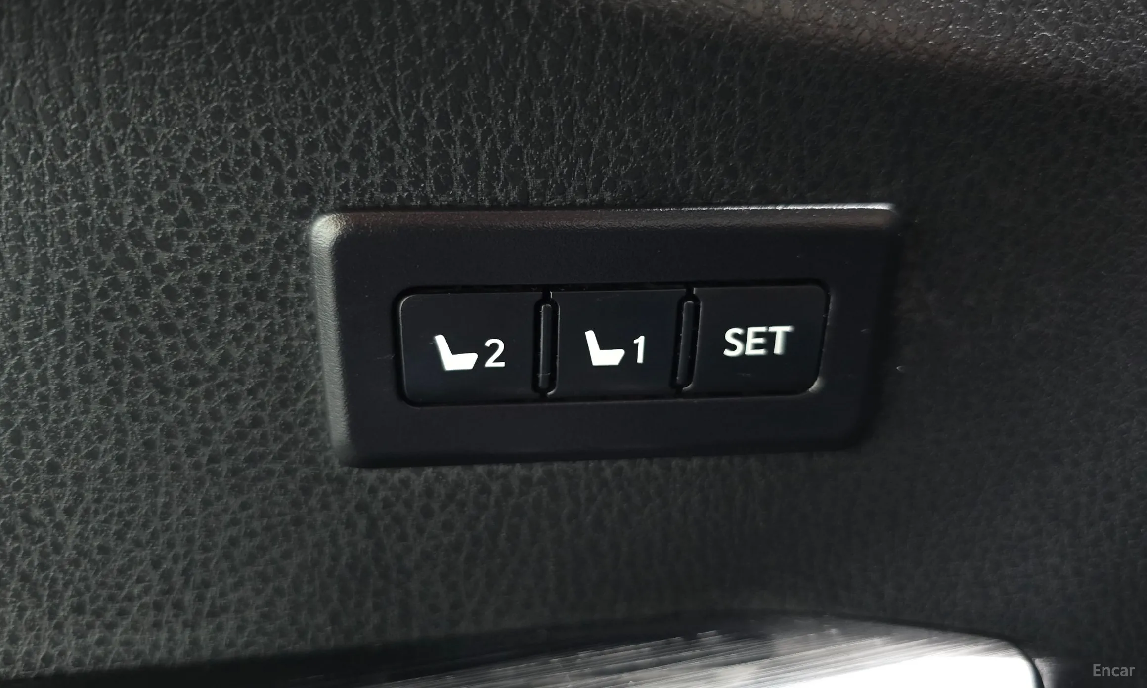 Toyota RAV4 превью 14