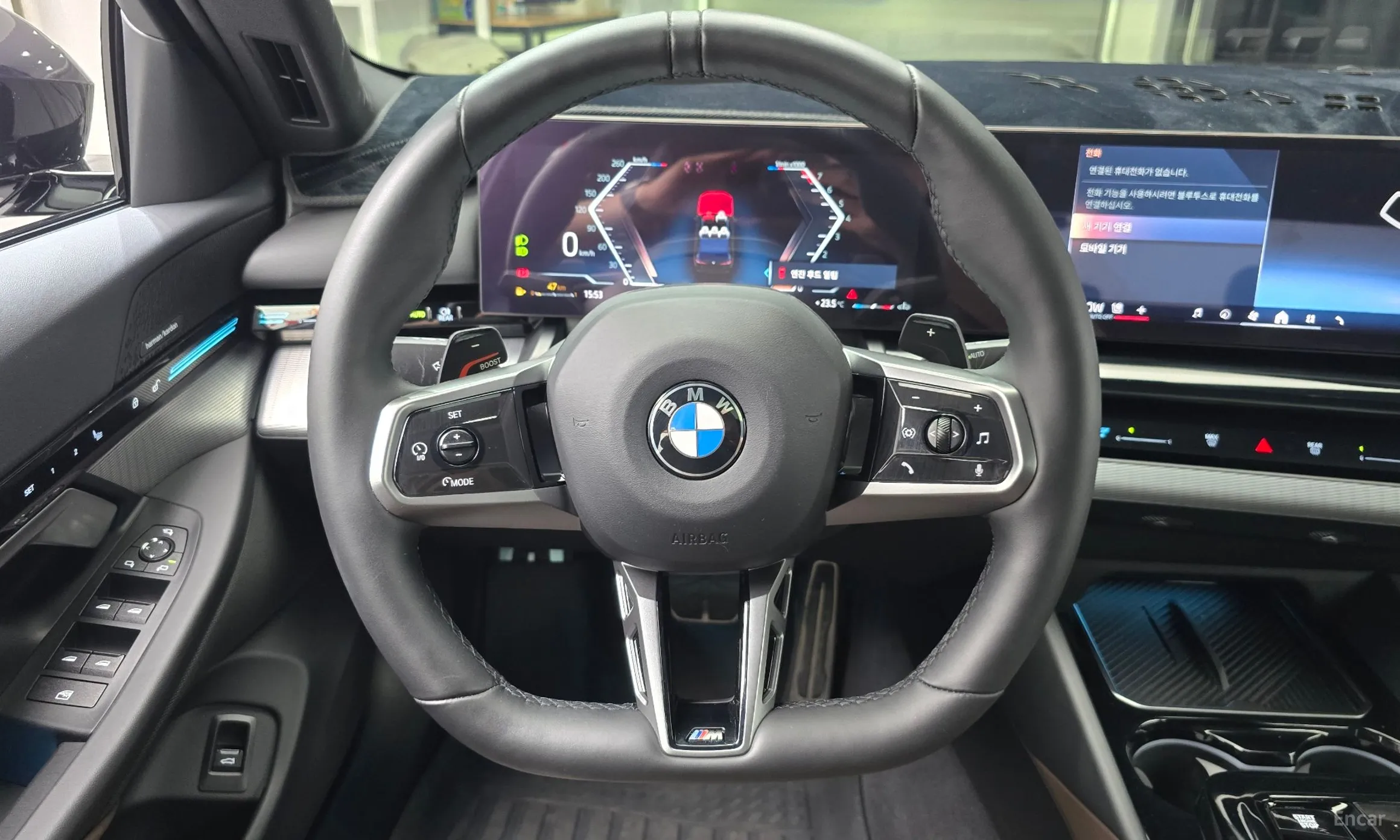 BMW 5 Series (G60) превью 13