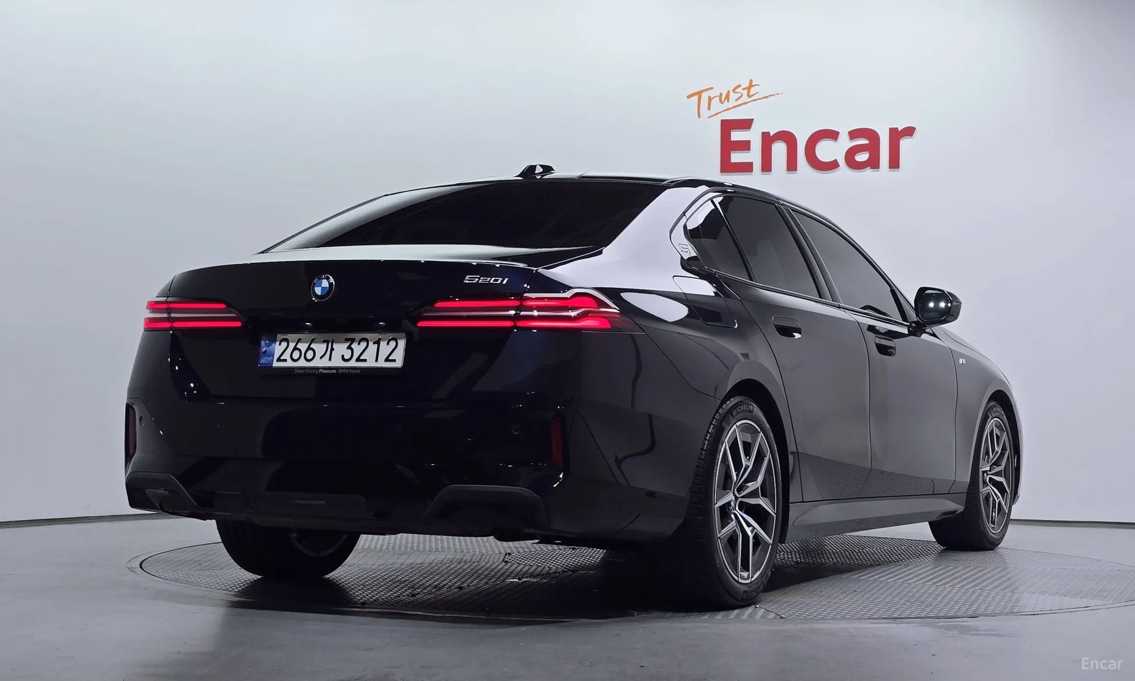 BMW 5 Series (G60)