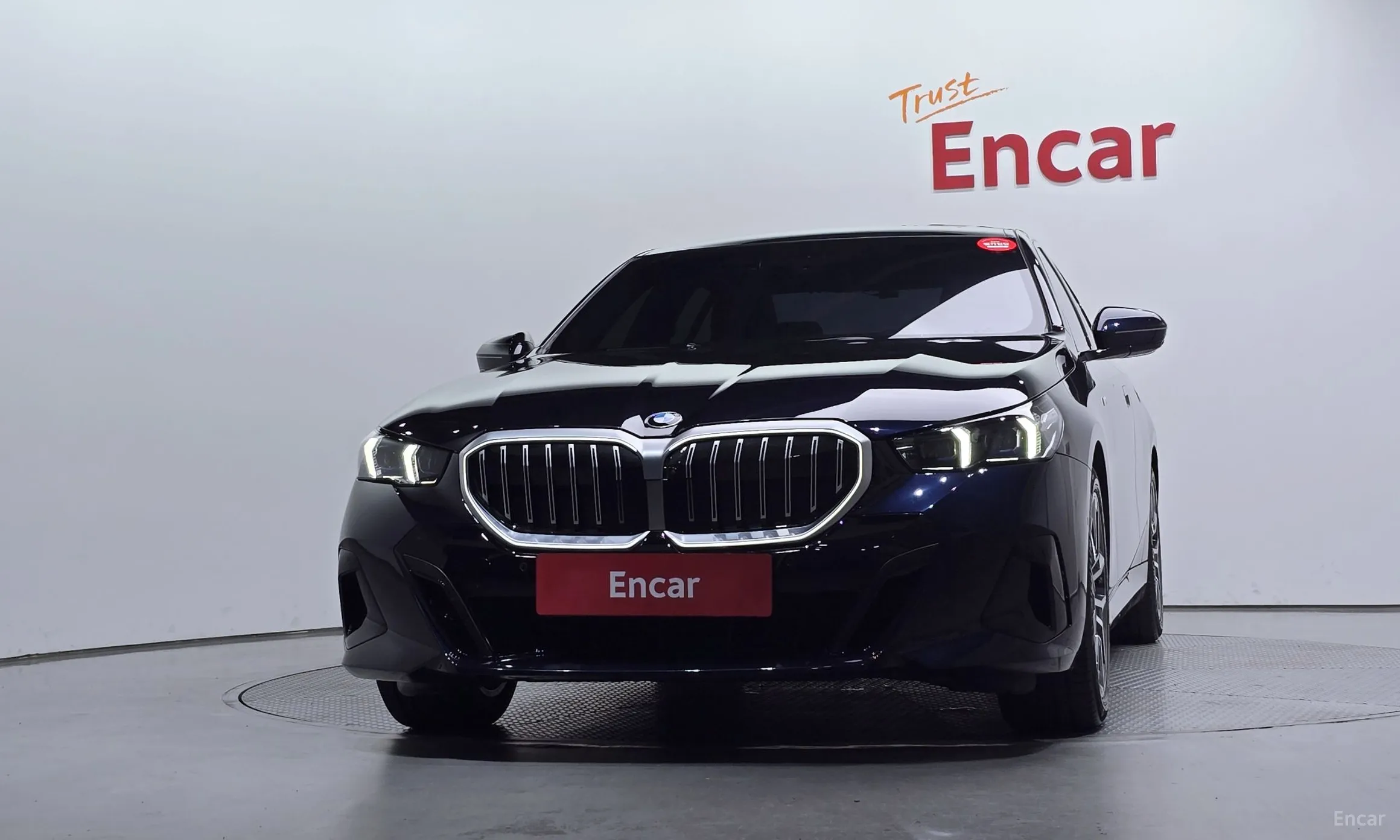 BMW 5 Series (G60) превью 3