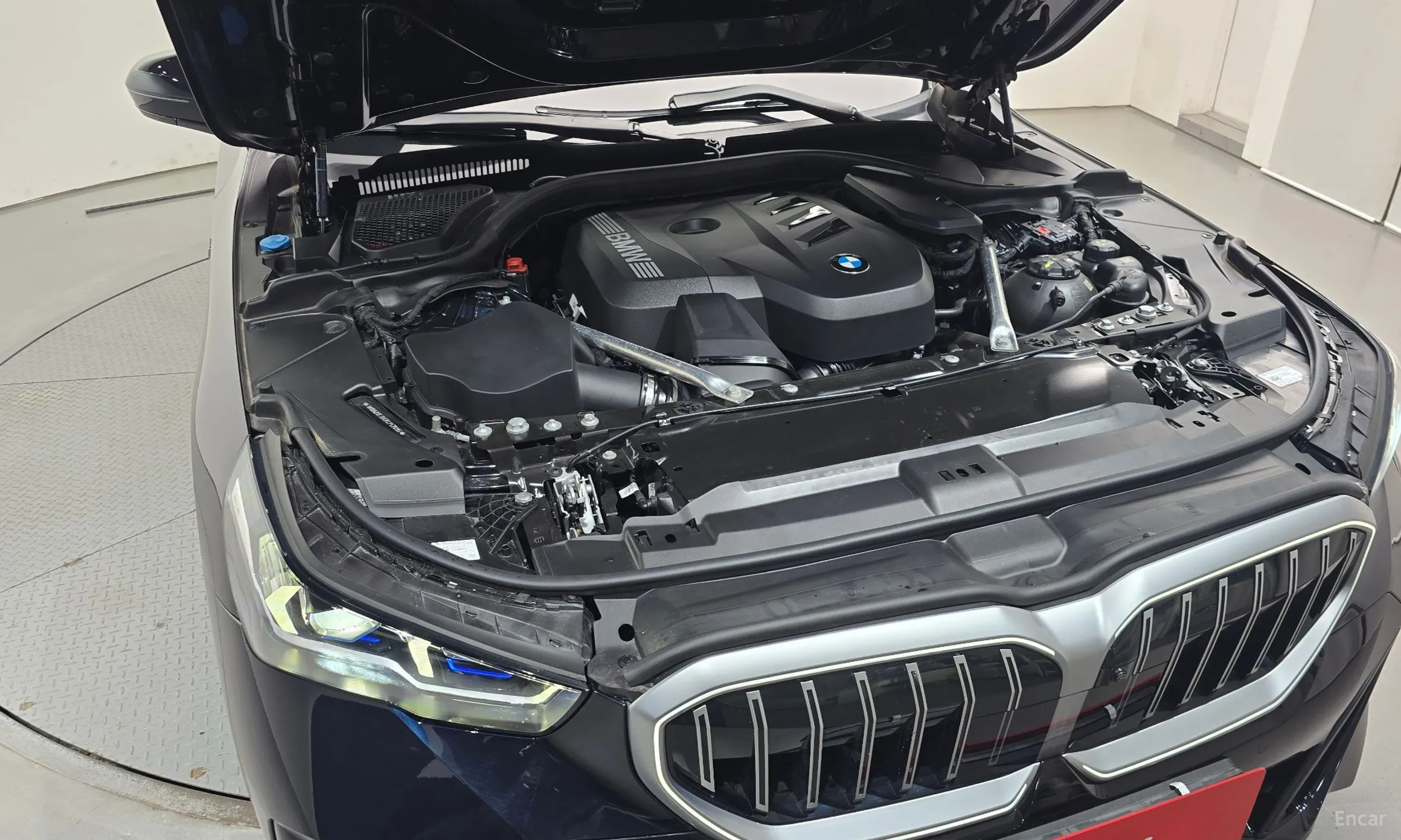 BMW 5 Series (G60) превью 6