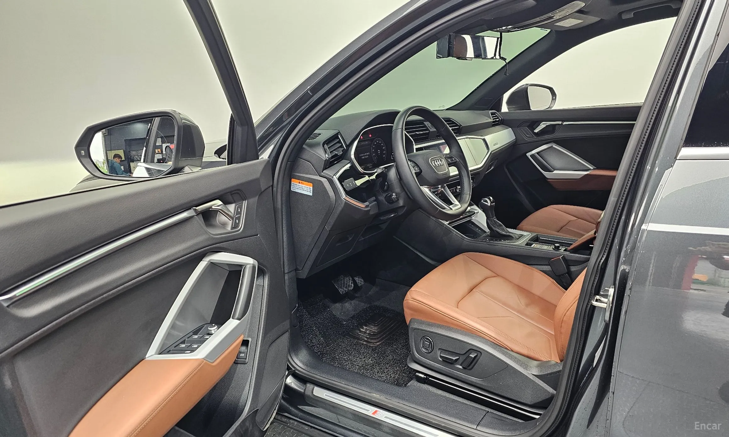 Audi Q3 (F3) превью 10