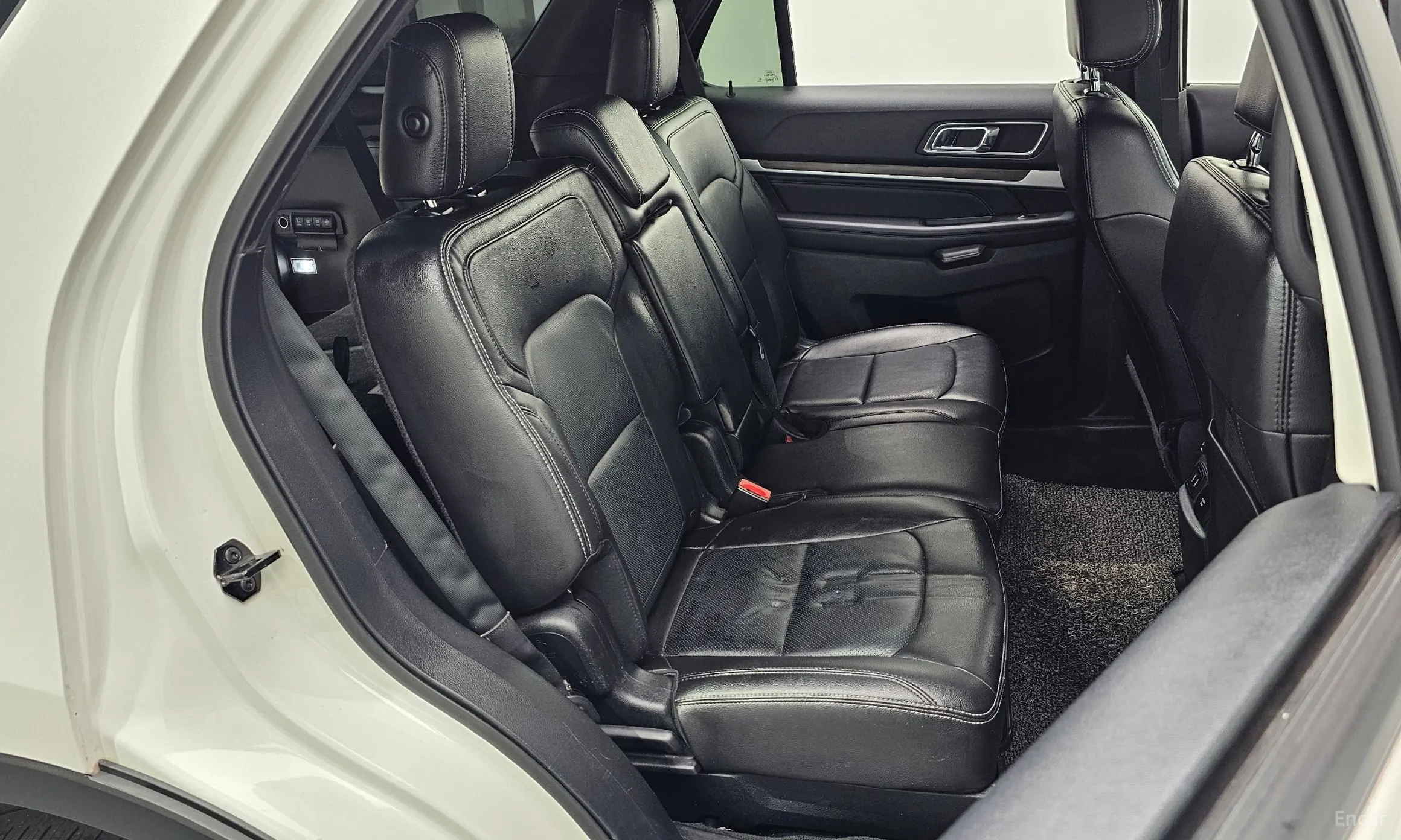 Ford Explorer превью 11