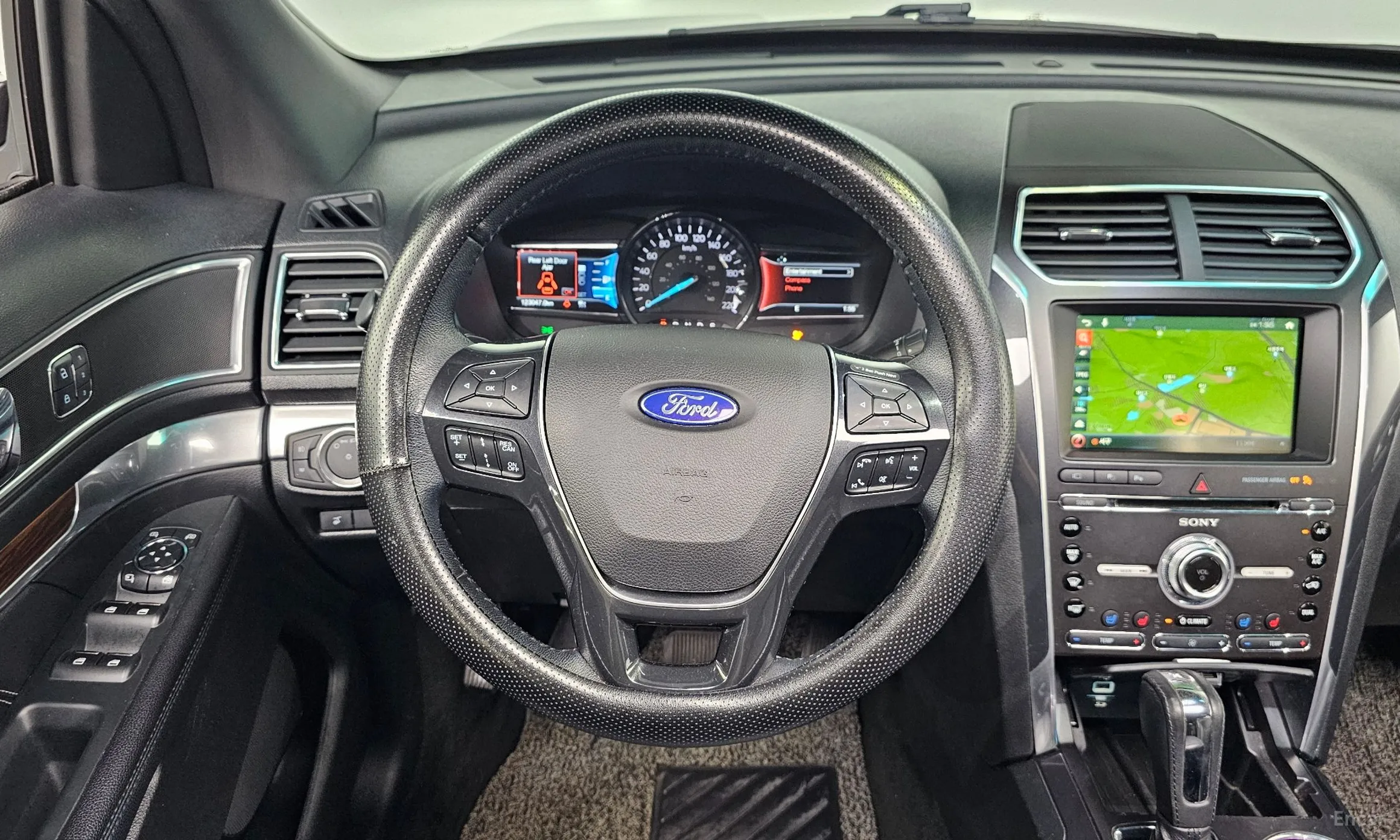 Ford Explorer превью 13